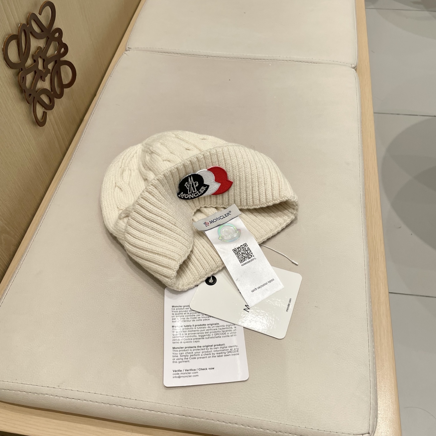  蒙口Moncler盟可睐针织帽，原单复刻.非常柔软亲肤，弹性很好💓有质感又非常百搭的款式~保暖的  毛
