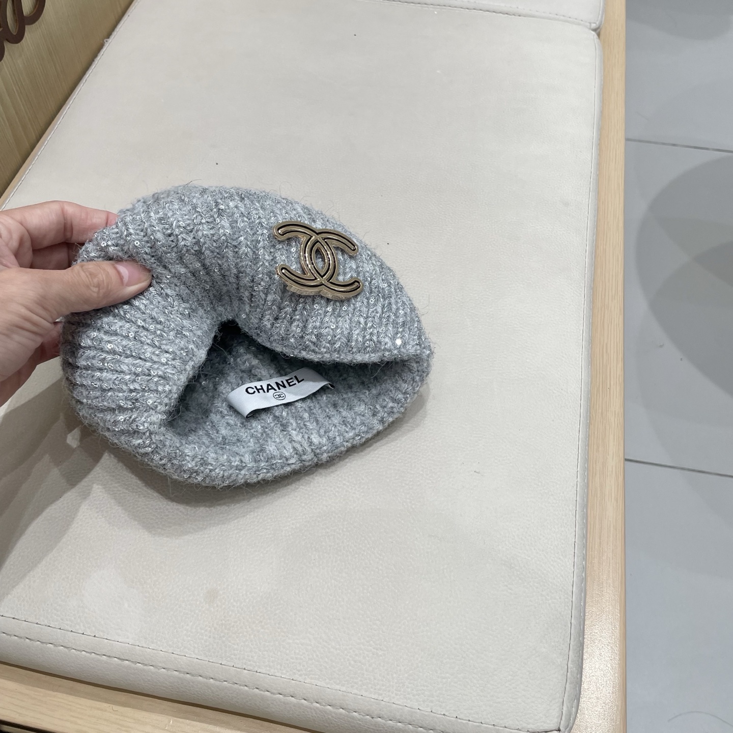  CHANEL香奈儿】🔥亮片款针织毛线帽，超火爆💖质感一流，出街超好搭配！