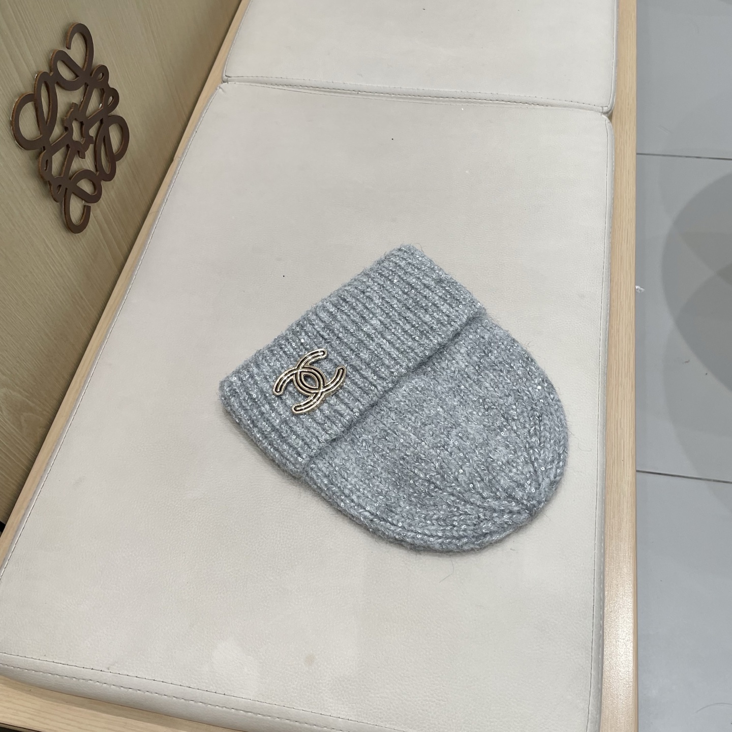  CHANEL香奈儿】🔥亮片款针织毛线帽，超火爆💖质感一流，出街超好搭配！