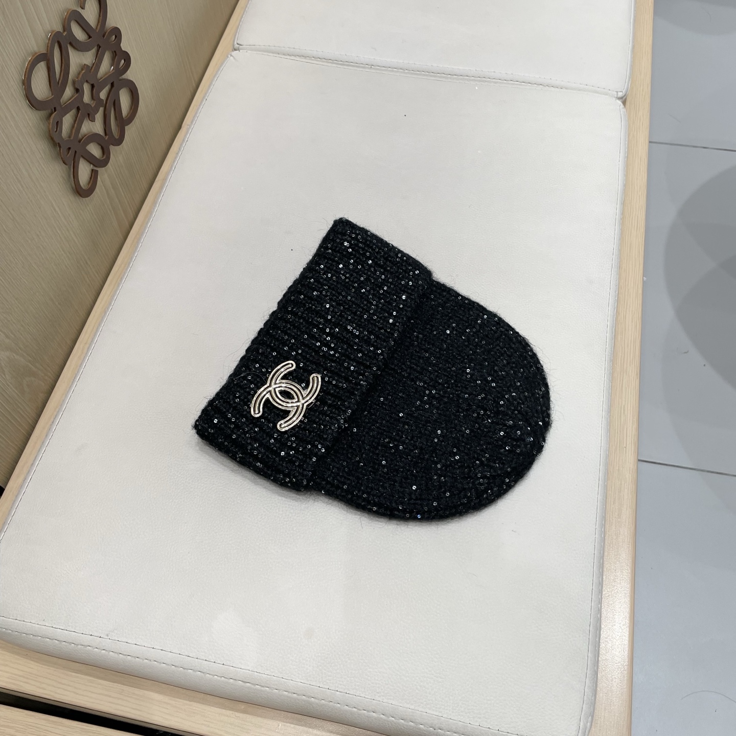  CHANEL香奈儿】🔥亮片款针织毛线帽，超火爆💖质感一流，出街超好搭配！