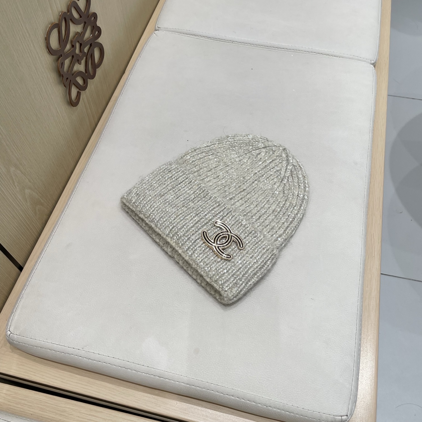  CHANEL香奈儿】🔥亮片款针织毛线帽，超火爆💖质感一流，出街超好搭配！