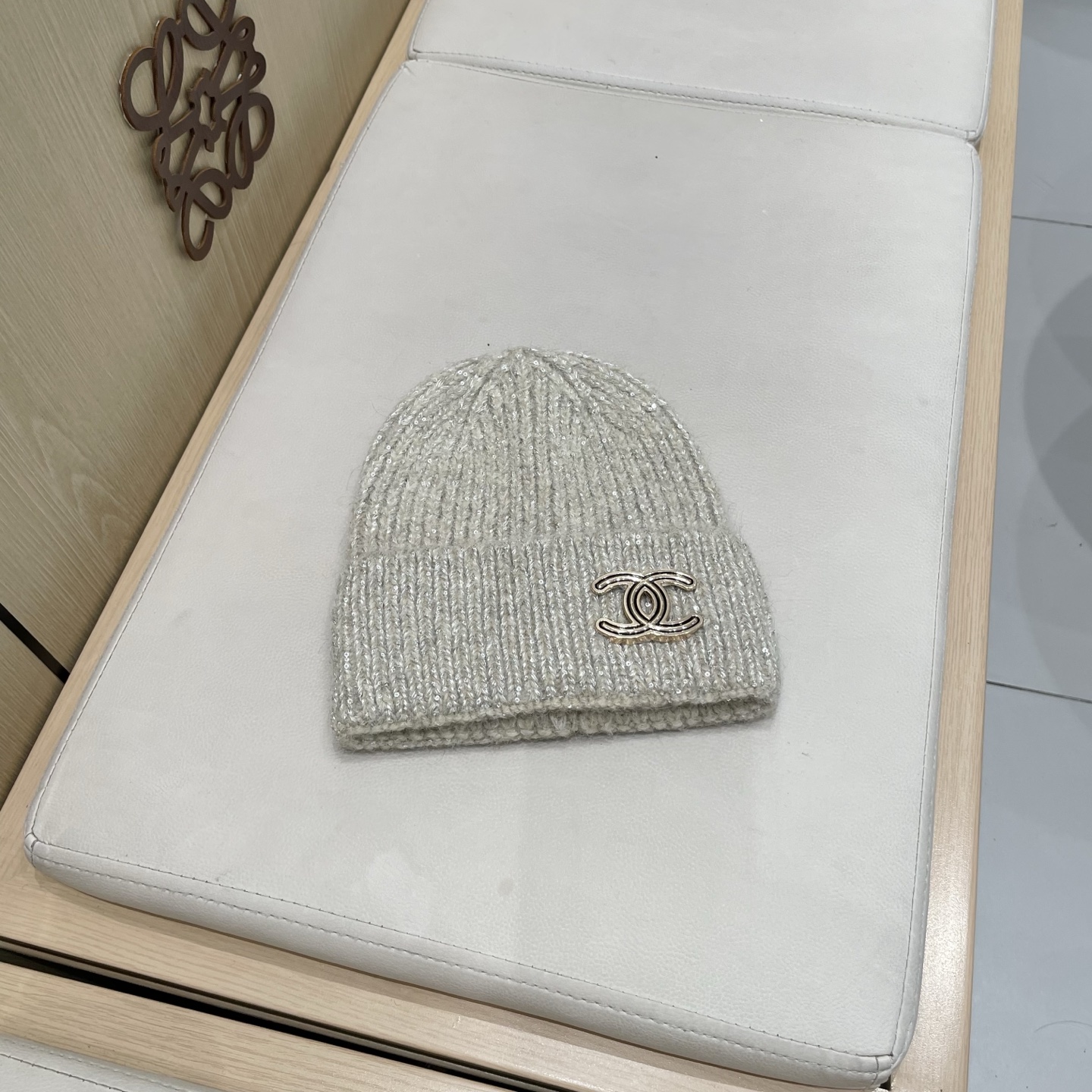  CHANEL香奈儿】🔥亮片款针织毛线帽，超火爆💖质感一流，出街超好搭配！