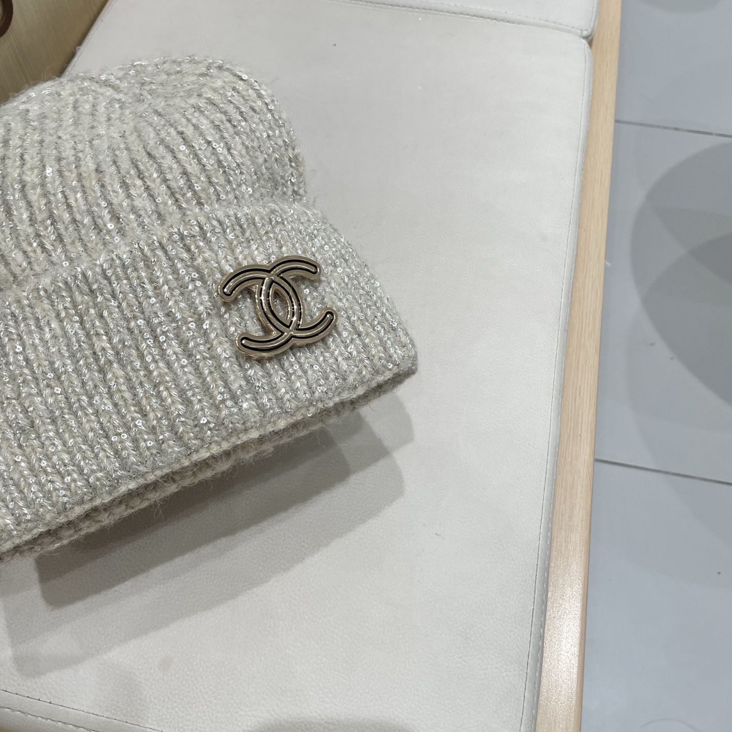  CHANEL香奈儿】🔥亮片款针织毛线帽，超火爆💖质感一流，出街超好搭配！