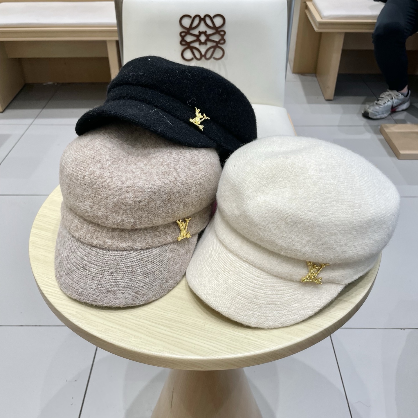  Lv路易威登秋冬季百搭羊毛呢贝雷帽子女款韩版休闲气质鸭舌帽英伦复古画家帽