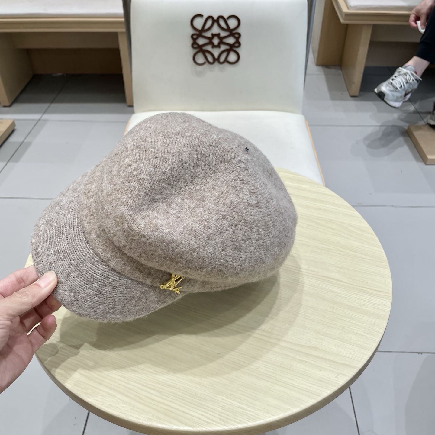  Lv路易威登秋冬季百搭羊毛呢贝雷帽子女款韩版休闲气质鸭舌帽英伦复古画家帽