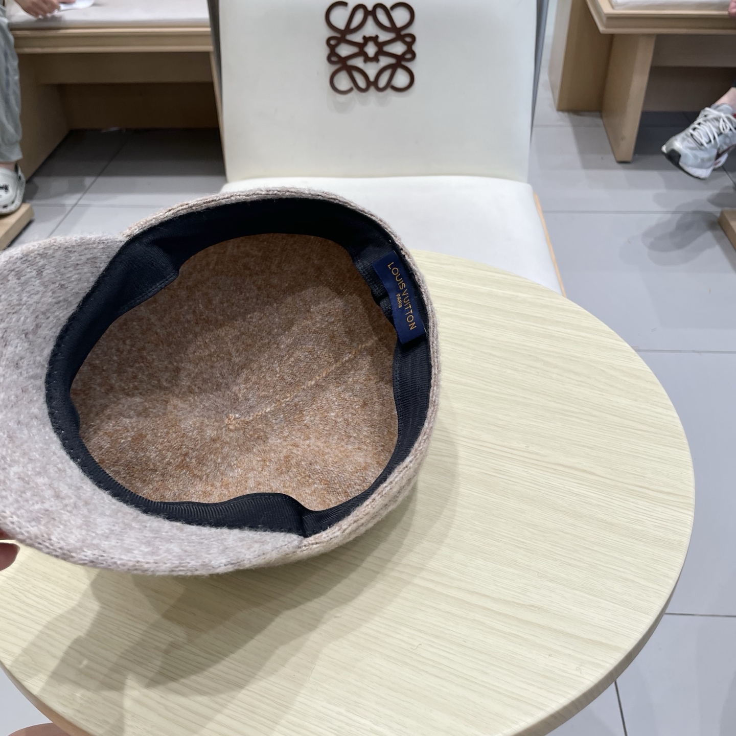  Lv路易威登秋冬季百搭羊毛呢贝雷帽子女款韩版休闲气质鸭舌帽英伦复古画家帽