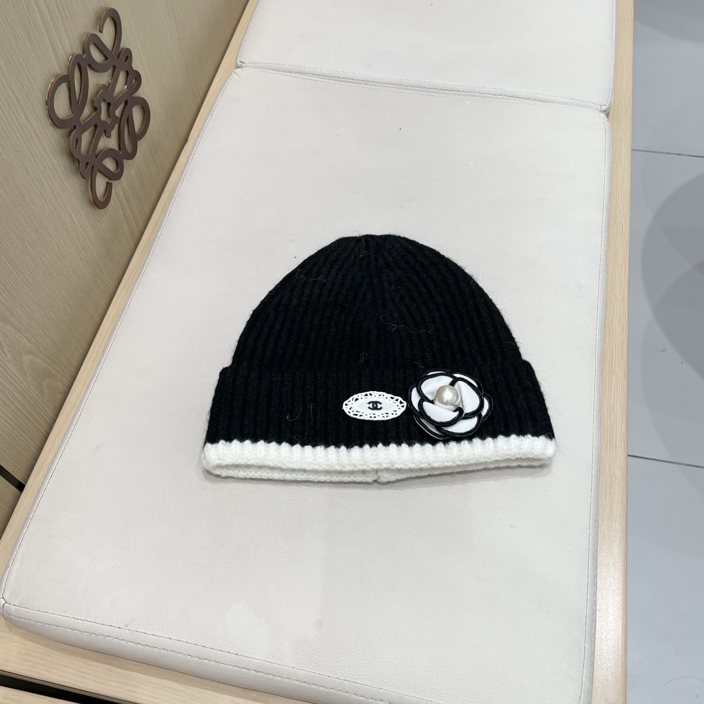 NO:363622,Chanel Chanel new camellia knitted wool hat hat straw hat fisherman hat baseball hat knit hat, hat, chanel, chanel, espadrilles, hatsChanel香奈儿新款山茶花针织毛线帽帽子草帽渔夫帽棒球帽针织帽,帽子,chanel,chanel,espadrilles,hats,hat