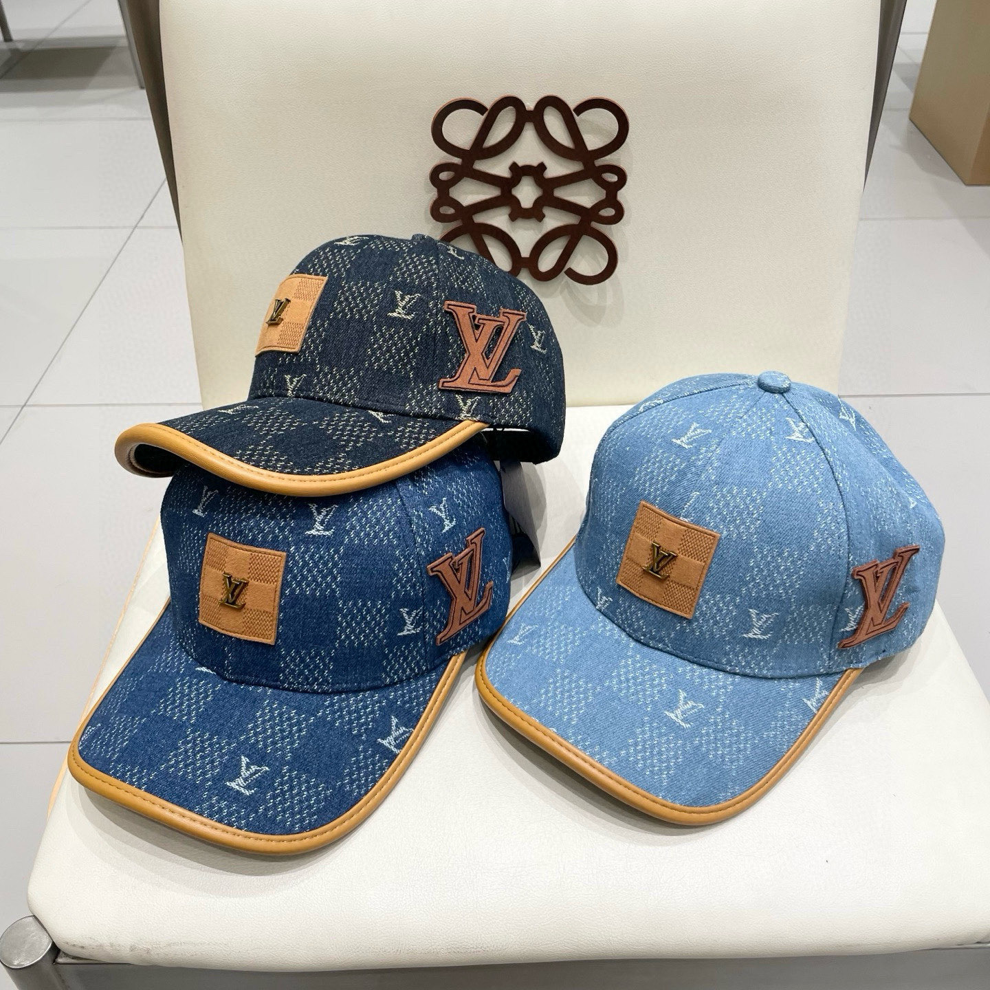 🧢路易威登棒球帽 LouisVuitton😍新款LV棒球帽，重工打造♥️高端大气，百搭款🤗男女通用！跑
