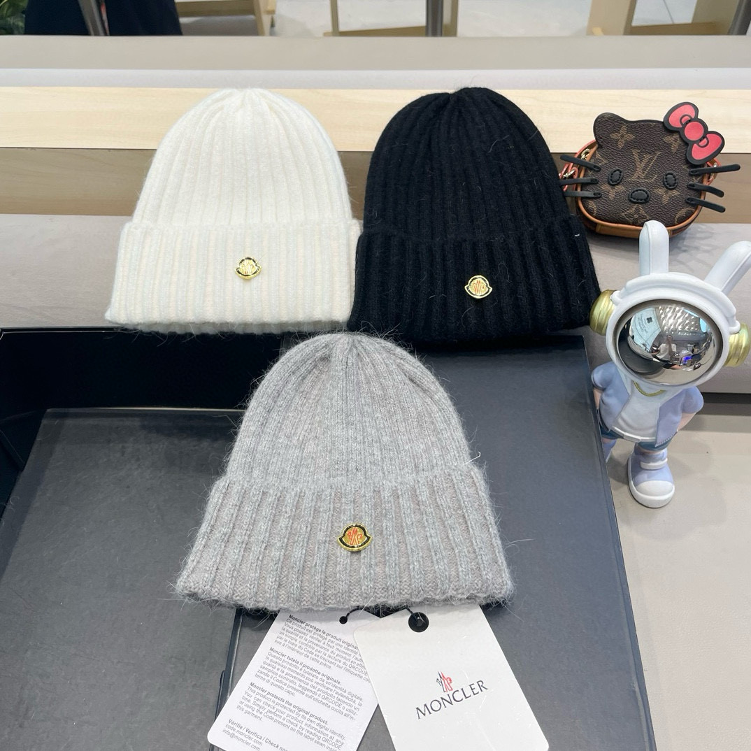   蒙口Moncler盟可睐💥新款经典针织帽，非常柔软亲肤，弹性很好💓有质感又非常百搭的款式~保暖的  