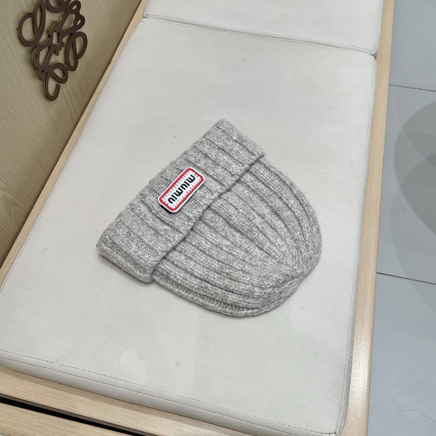 【MIUMIU缪缪】2025秋冬新款针织毛线帽，复古韩版的一款保暖百搭单品