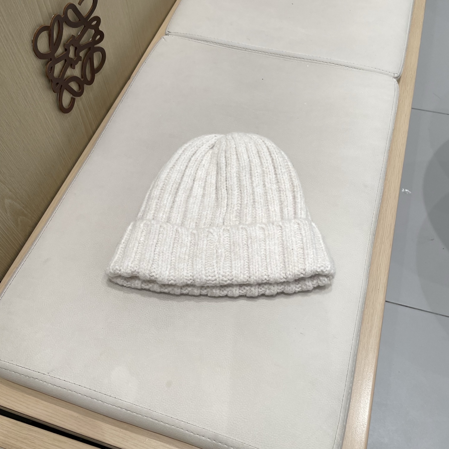 【MIUMIU缪缪】2025秋冬新款针织毛线帽，复古韩版的一款保暖百搭单品