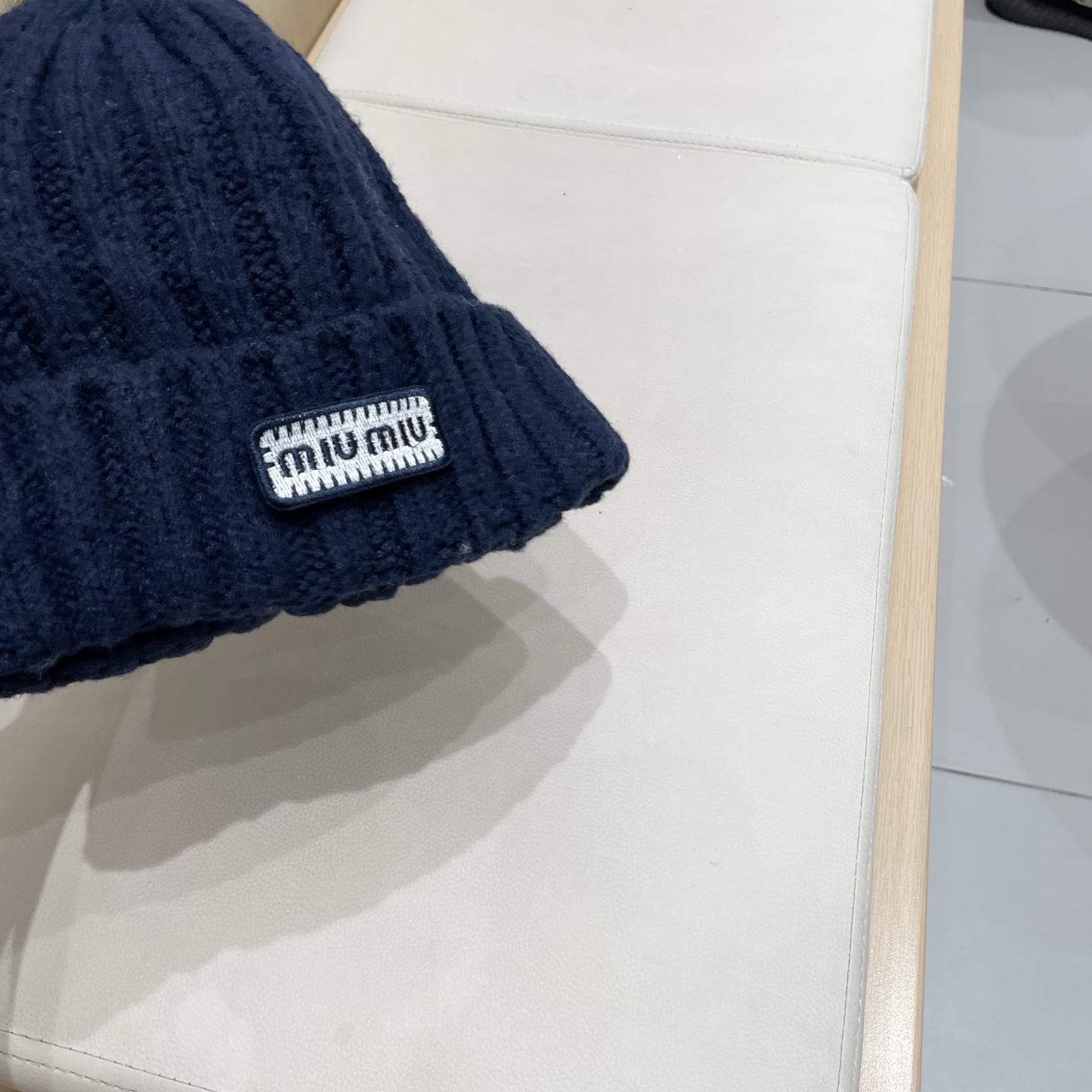 【MIUMIU缪缪】2025秋冬新款针织毛线帽，复古韩版的一款保暖百搭单品