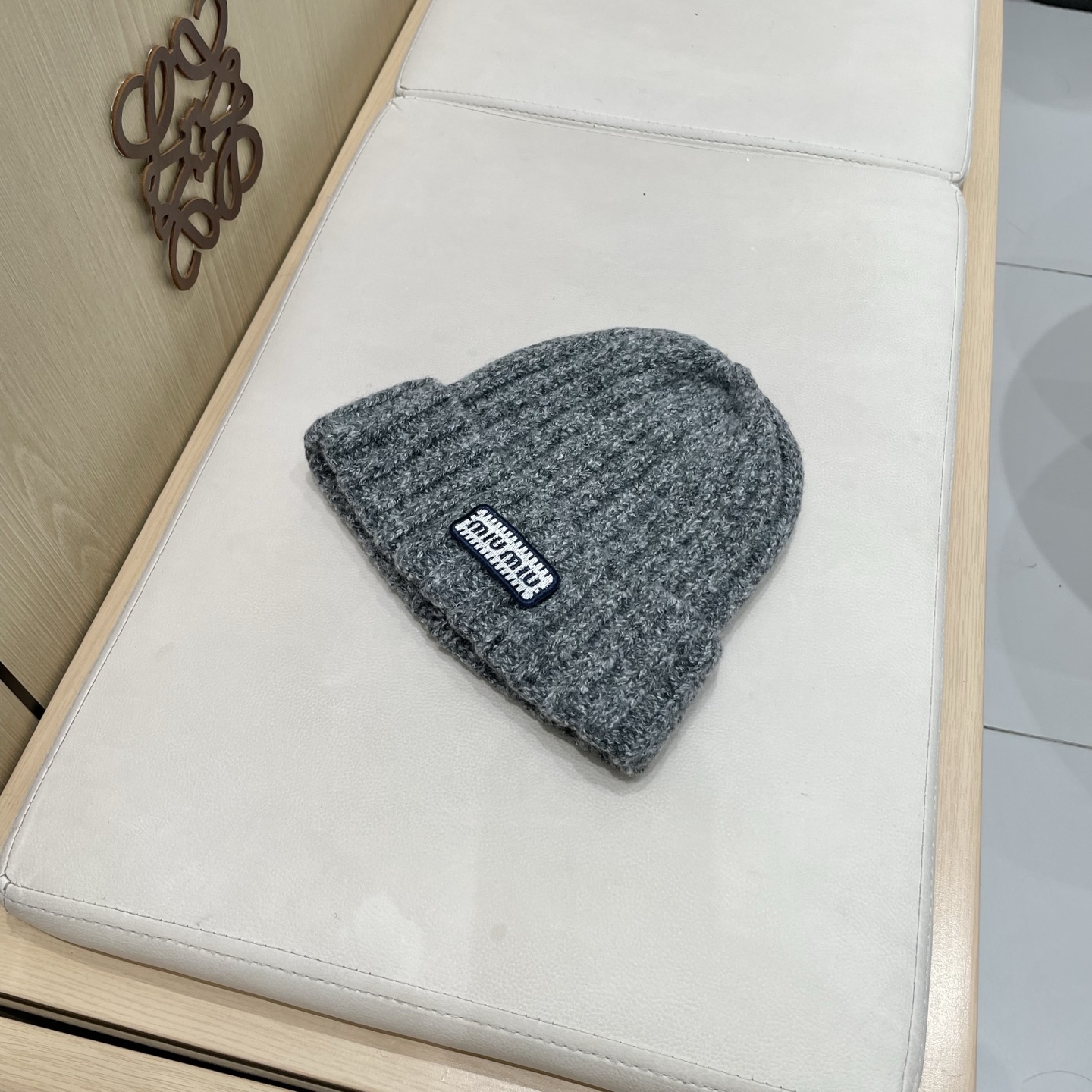 【MIUMIU缪缪】2025秋冬新款针织毛线帽，复古韩版的一款保暖百搭单品