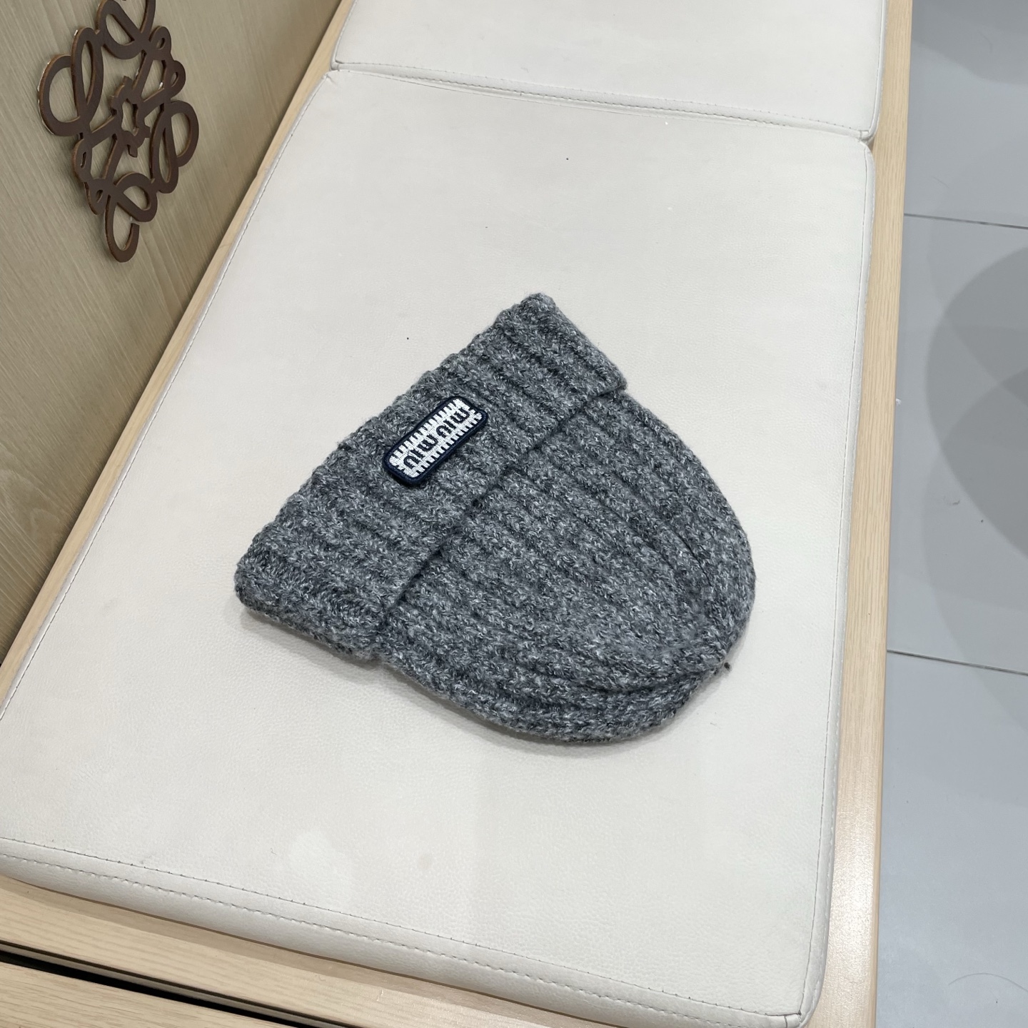 【MIUMIU缪缪】2025秋冬新款针织毛线帽，复古韩版的一款保暖百搭单品