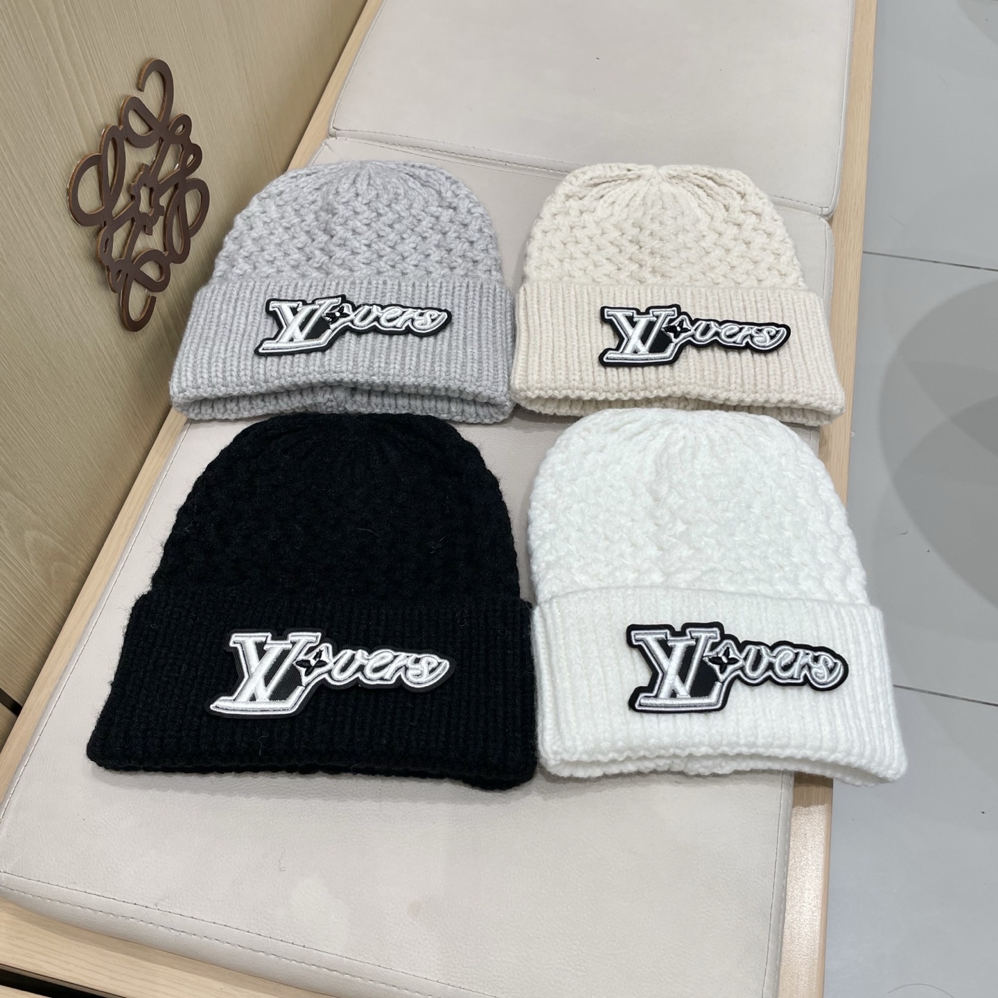  LV 路易威登 2025秋冬新款毛线帽，男女款针织帽