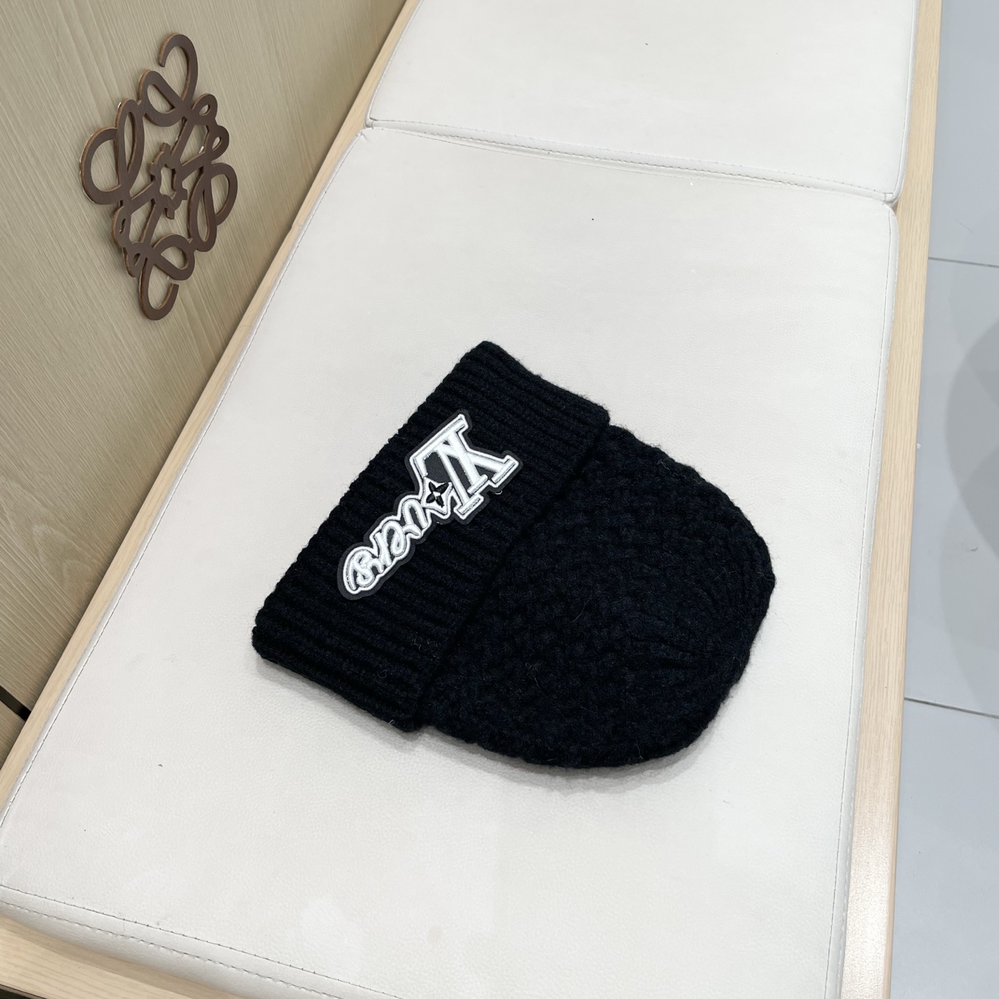  LV 路易威登 2025秋冬新款毛线帽，男女款针织帽