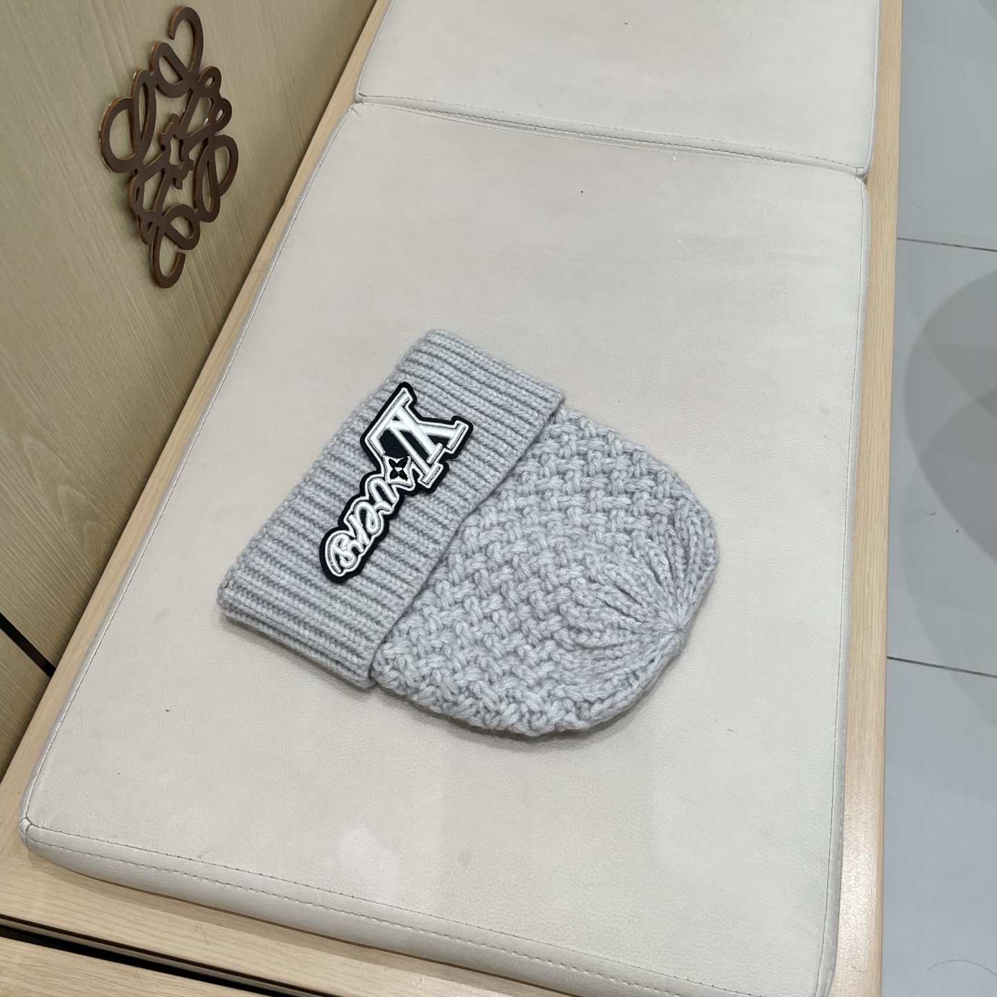  LV 路易威登 2025秋冬新款毛线帽，男女款针织帽