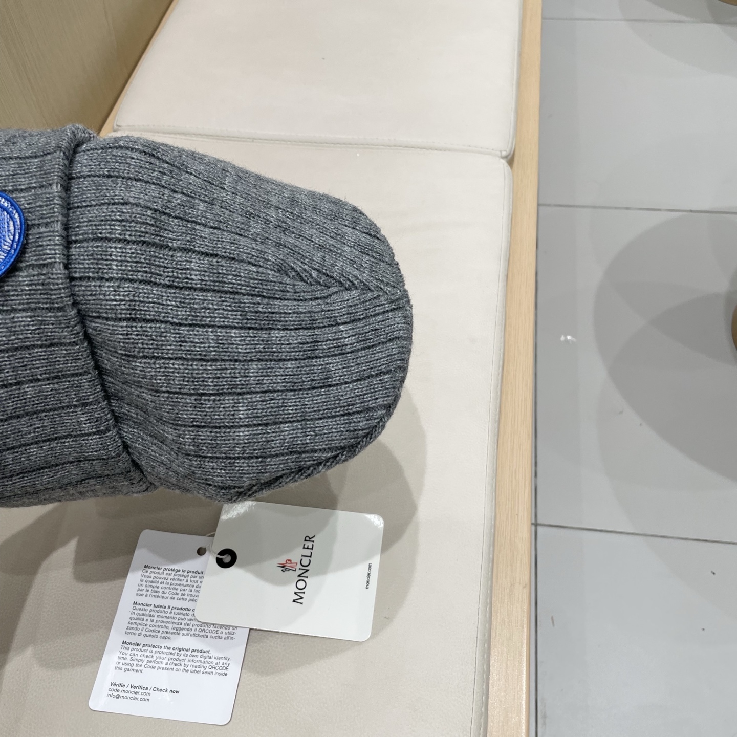  【MONCLER蒙口秋冬加厚加绒边保暖加厚男士针织帽户外护耳毛线帽女