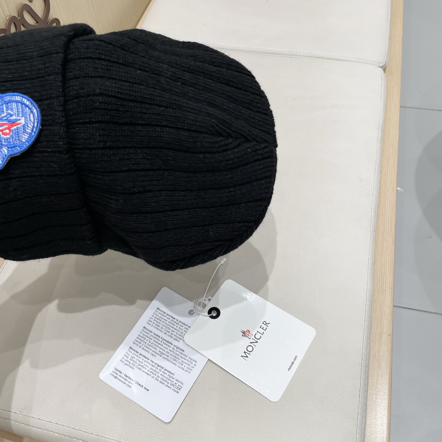  【MONCLER蒙口秋冬加厚加绒边保暖加厚男士针织帽户外护耳毛线帽女