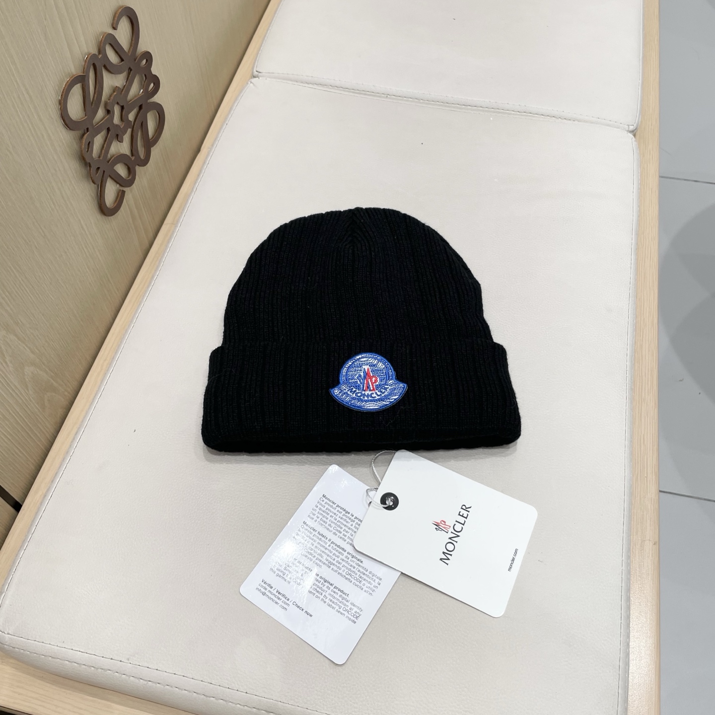 NO:363623,【MONCLER cover-mouthed velvet edges warmth and thickened men's knitted hat outdoor ear protection woolen hat girl hat straw hat fisherman hat baseball hat knitted hat, hat, Moncler, espadrilles, hats【MONCLER蒙口秋冬加厚加绒边保暖加厚男士针织帽户外护耳毛线帽女帽子草帽渔夫帽棒球帽针织帽,帽子,Moncler,espadrilles,hats,hat