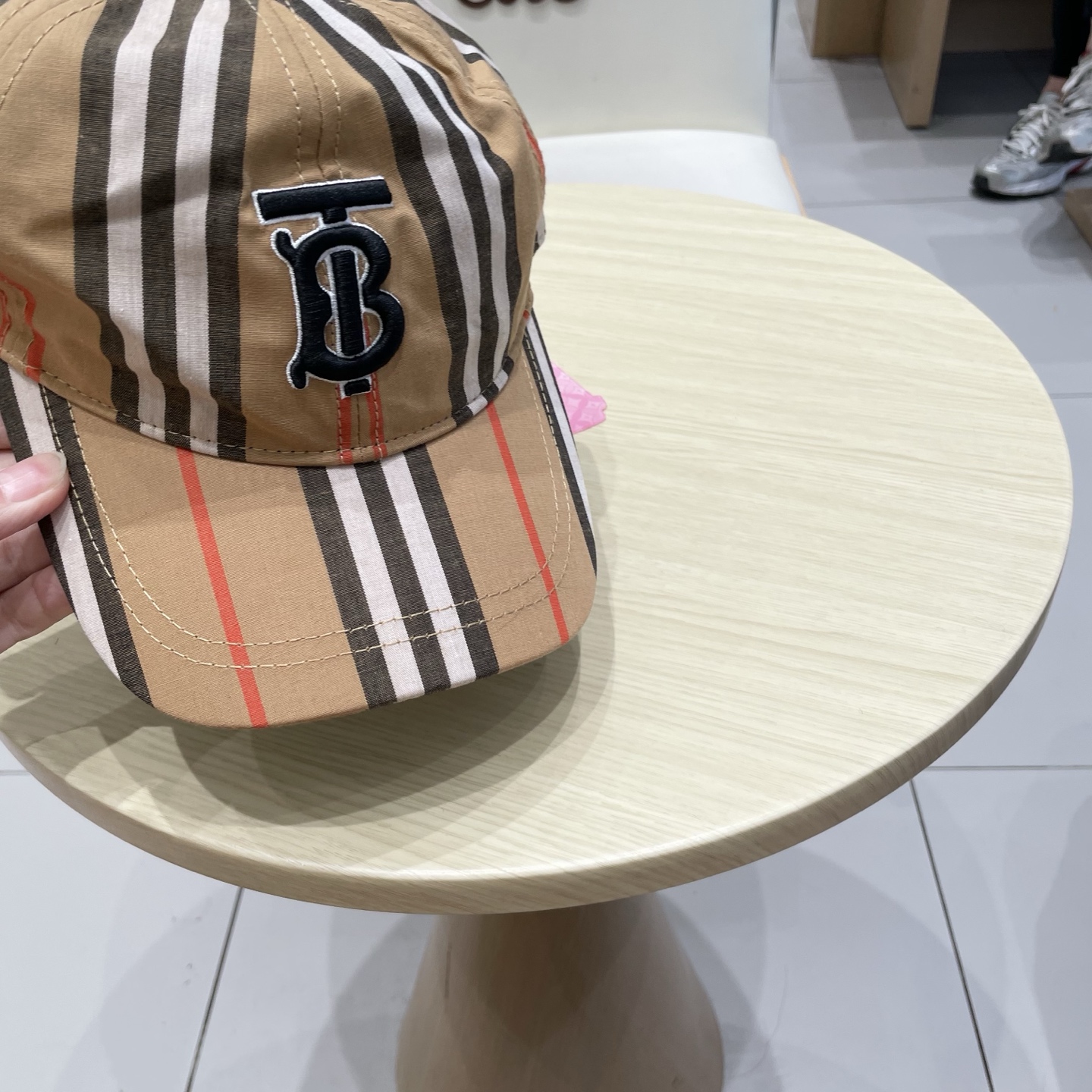  Burberry（巴宝莉）原单棒球帽  专柜热卖款纯棉内里，轻盈透气。完美版型，原厂品质，独家实物拍摄