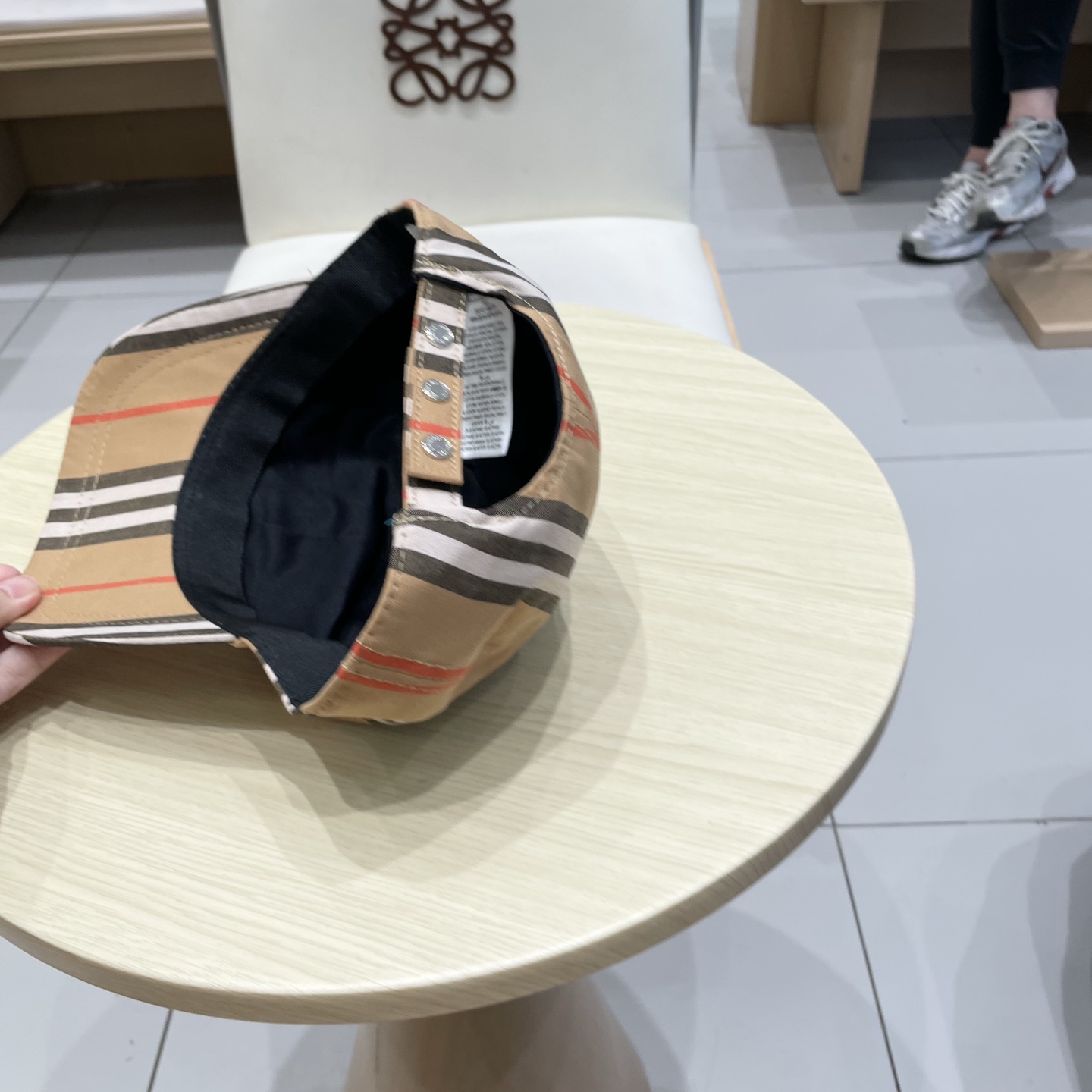  Burberry（巴宝莉）原单棒球帽  专柜热卖款纯棉内里，轻盈透气。完美版型，原厂品质，独家实物拍摄