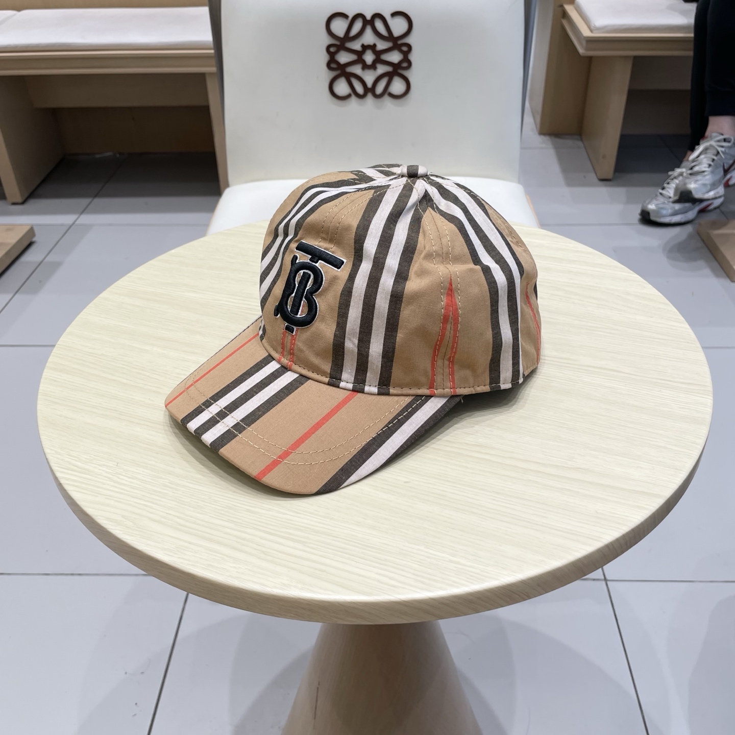  Burberry（巴宝莉）原单棒球帽  专柜热卖款纯棉内里，轻盈透气。完美版型，原厂品质，独家实物拍摄