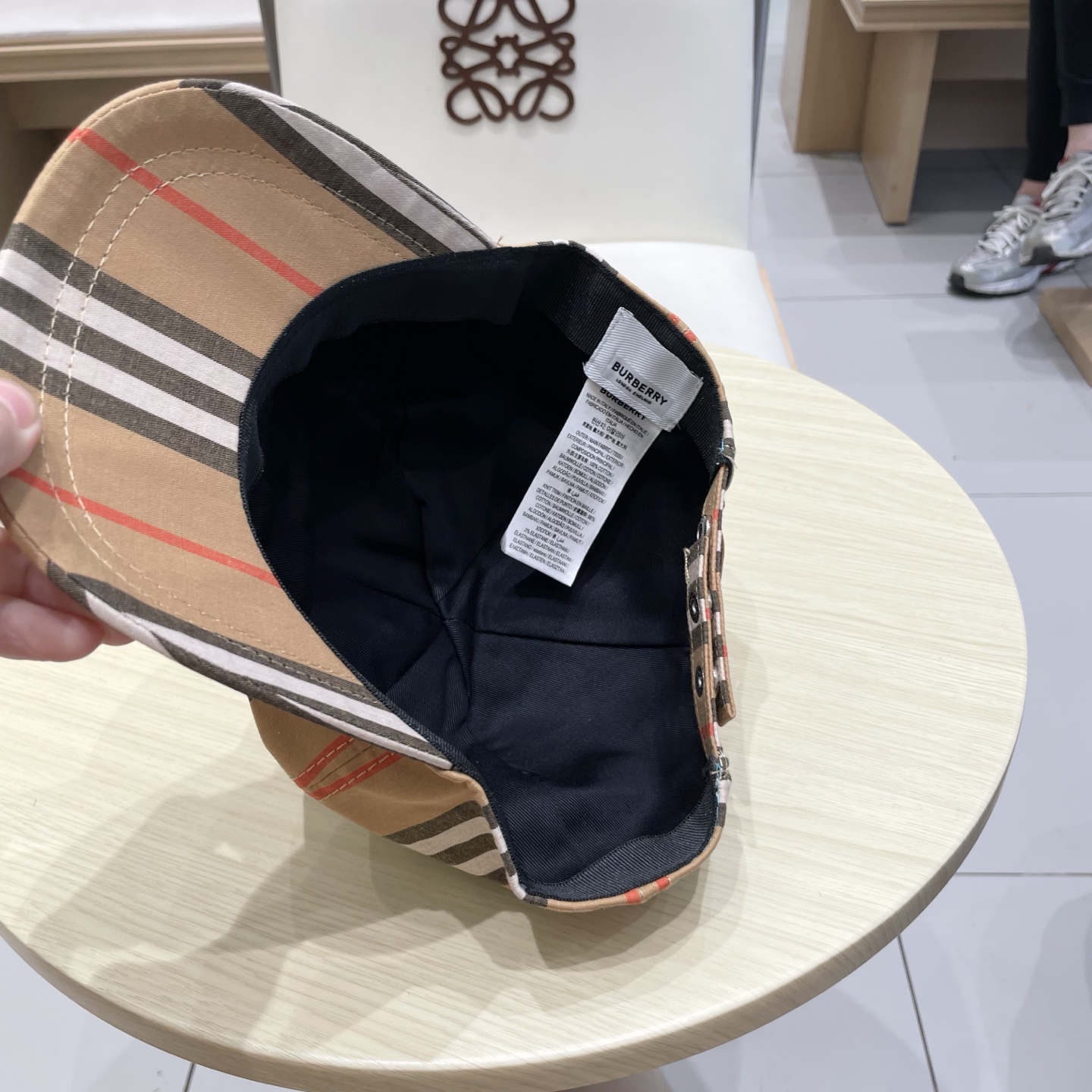  Burberry（巴宝莉）原单棒球帽  专柜热卖款纯棉内里，轻盈透气。完美版型，原厂品质，独家实物拍摄