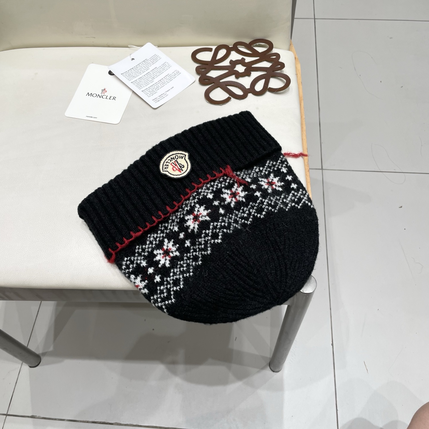 蒙口Moncler盟可睐💥新款经典针织帽，非常柔软亲肤，弹性很好💓有质感又非常百搭的款式~保暖的  均码