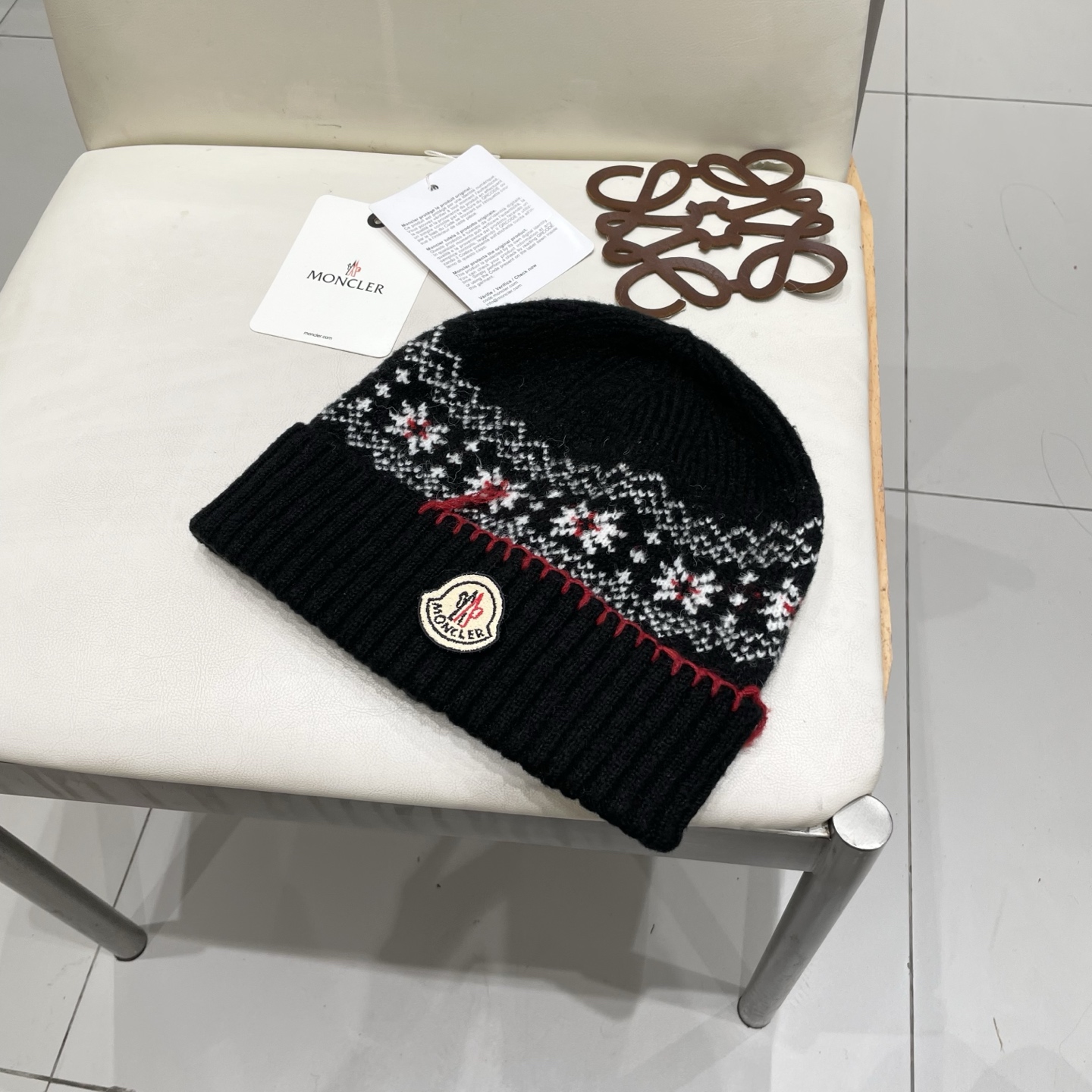 蒙口Moncler盟可睐💥新款经典针织帽，非常柔软亲肤，弹性很好💓有质感又非常百搭的款式~保暖的  均码