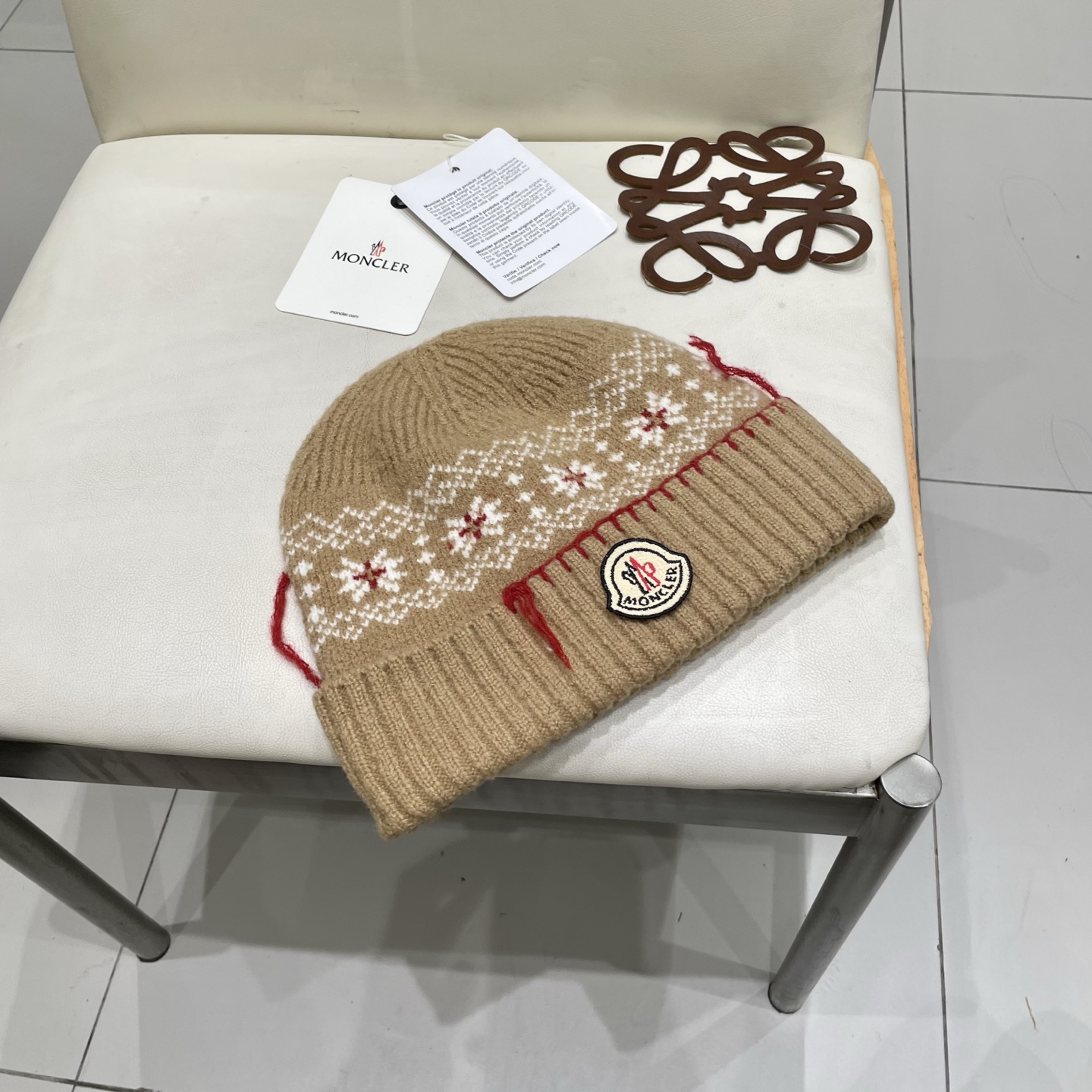 蒙口Moncler盟可睐💥新款经典针织帽，非常柔软亲肤，弹性很好💓有质感又非常百搭的款式~保暖的  均码