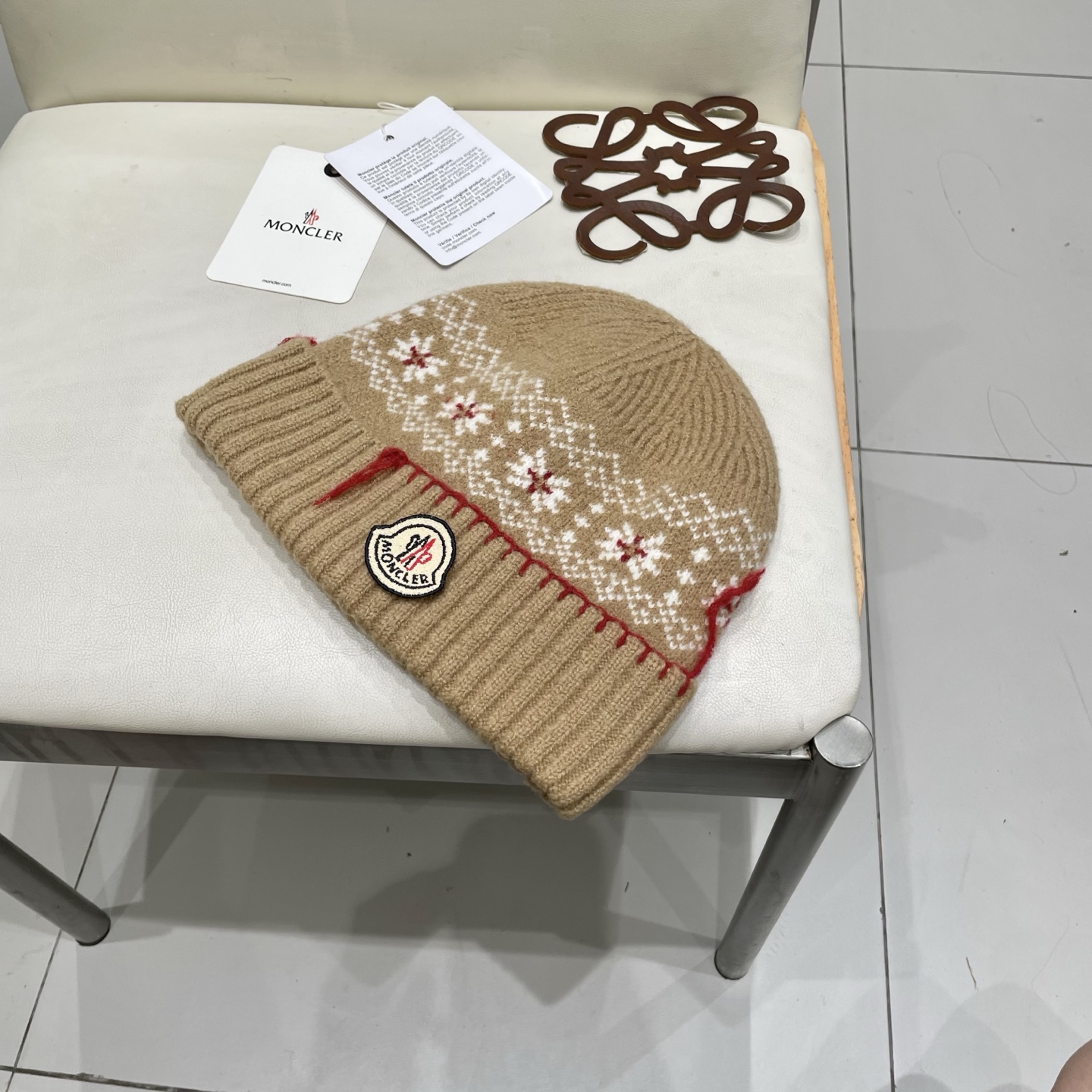 蒙口Moncler盟可睐💥新款经典针织帽，非常柔软亲肤，弹性很好💓有质感又非常百搭的款式~保暖的  均码