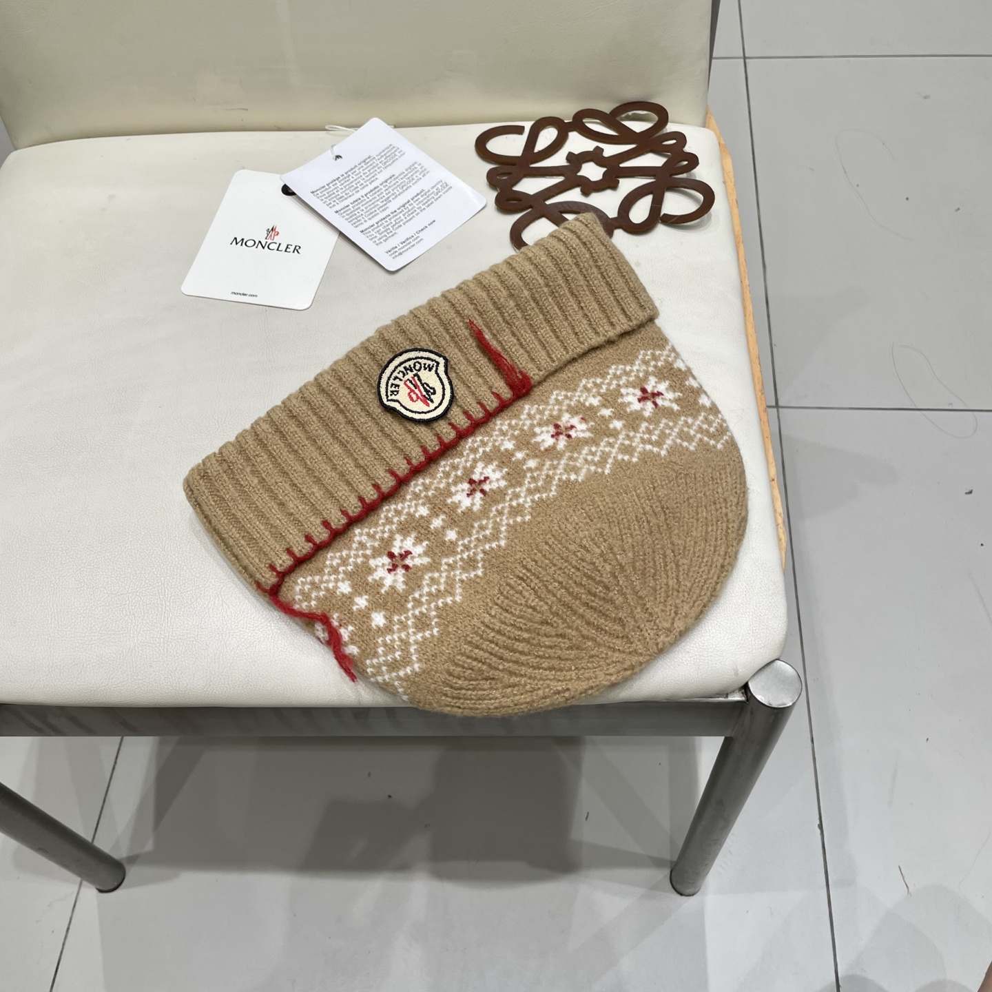 蒙口Moncler盟可睐💥新款经典针织帽，非常柔软亲肤，弹性很好💓有质感又非常百搭的款式~保暖的  均码