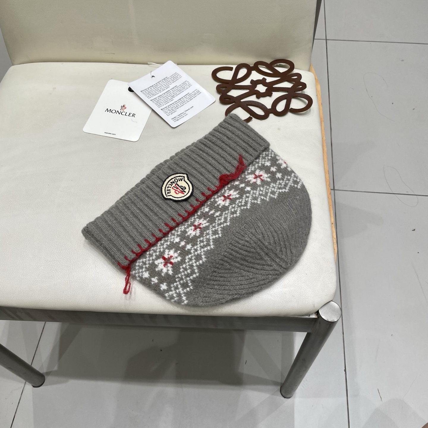 蒙口Moncler盟可睐💥新款经典针织帽，非常柔软亲肤，弹性很好💓有质感又非常百搭的款式~保暖的  均码