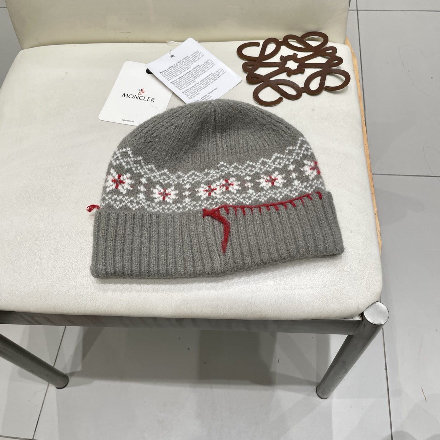 蒙口Moncler盟可睐💥新款经典针织帽，非常柔软亲肤，弹性很好💓有质感又非常百搭的款式~保暖的  均码