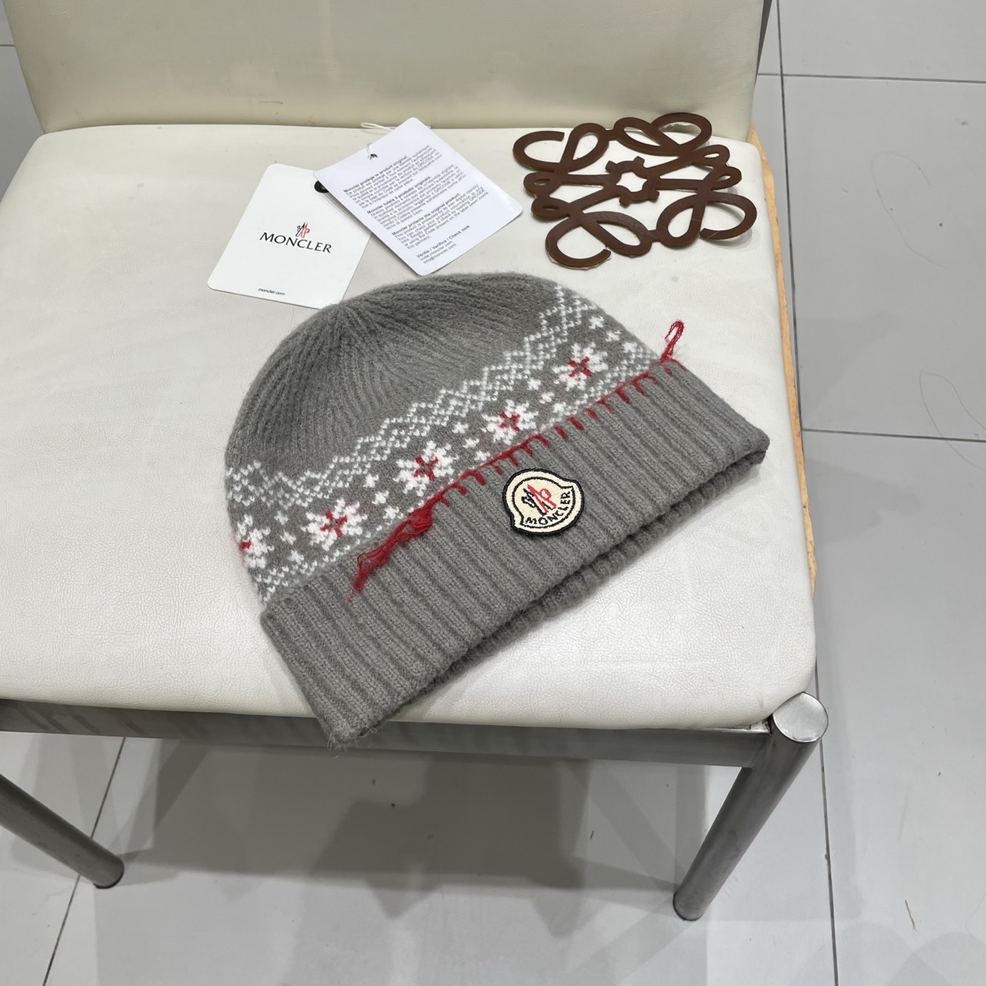 蒙口Moncler盟可睐💥新款经典针织帽，非常柔软亲肤，弹性很好💓有质感又非常百搭的款式~保暖的  均码