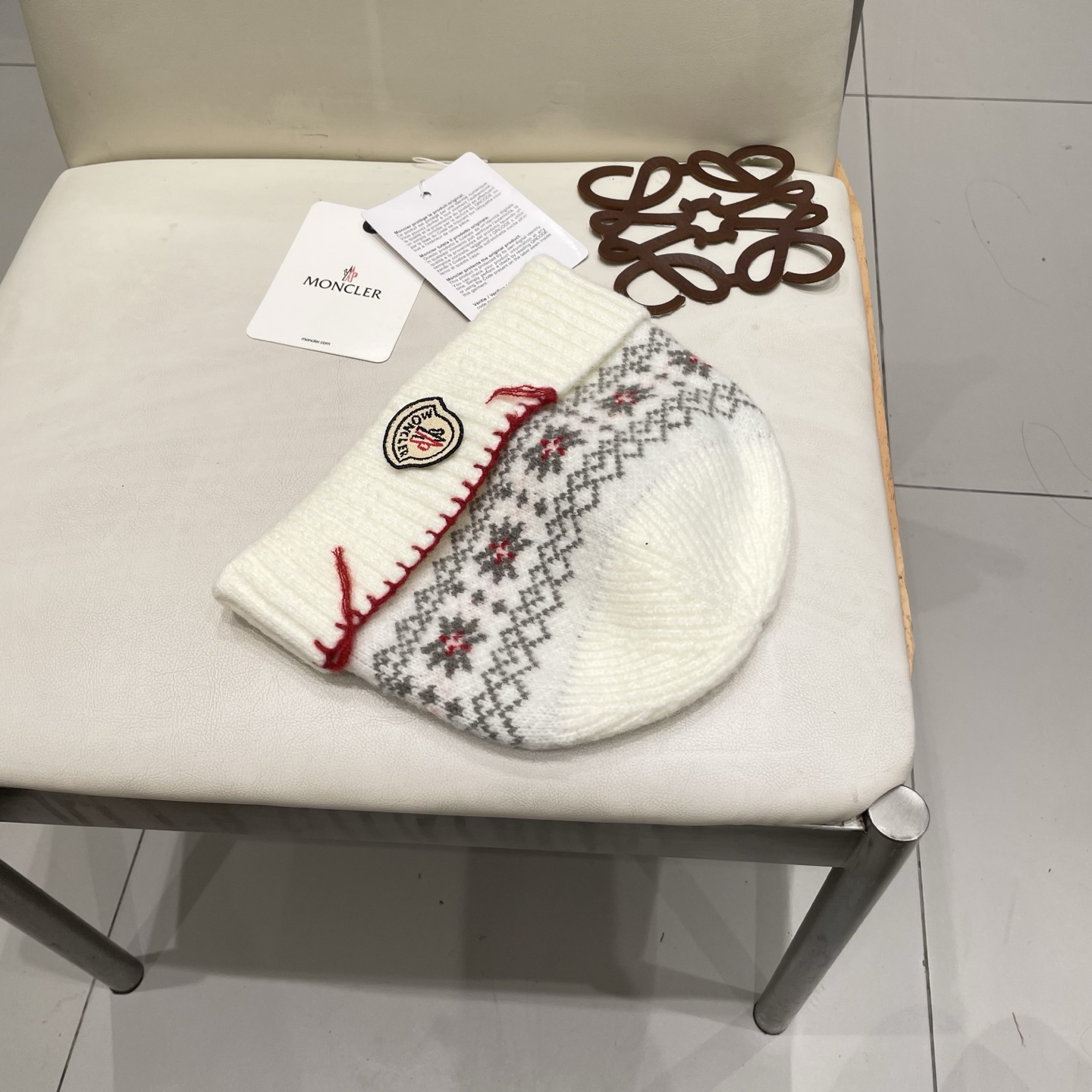 蒙口Moncler盟可睐💥新款经典针织帽，非常柔软亲肤，弹性很好💓有质感又非常百搭的款式~保暖的  均码