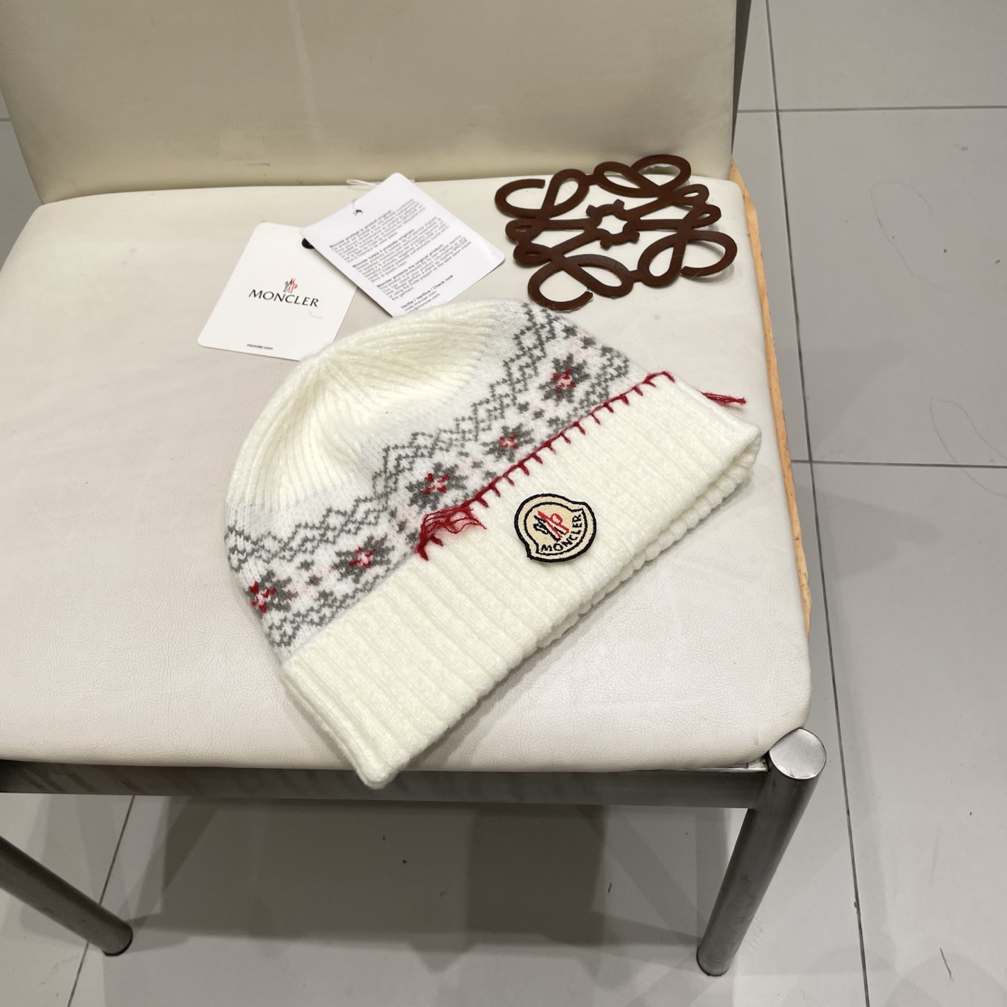 蒙口Moncler盟可睐💥新款经典针织帽，非常柔软亲肤，弹性很好💓有质感又非常百搭的款式~保暖的  均码