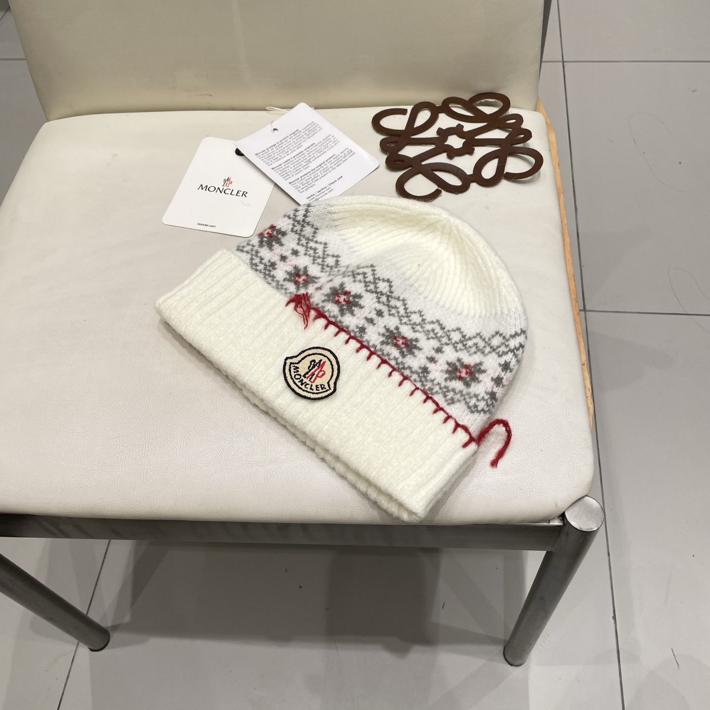 蒙口Moncler盟可睐💥新款经典针织帽，非常柔软亲肤，弹性很好💓有质感又非常百搭的款式~保暖的  均码