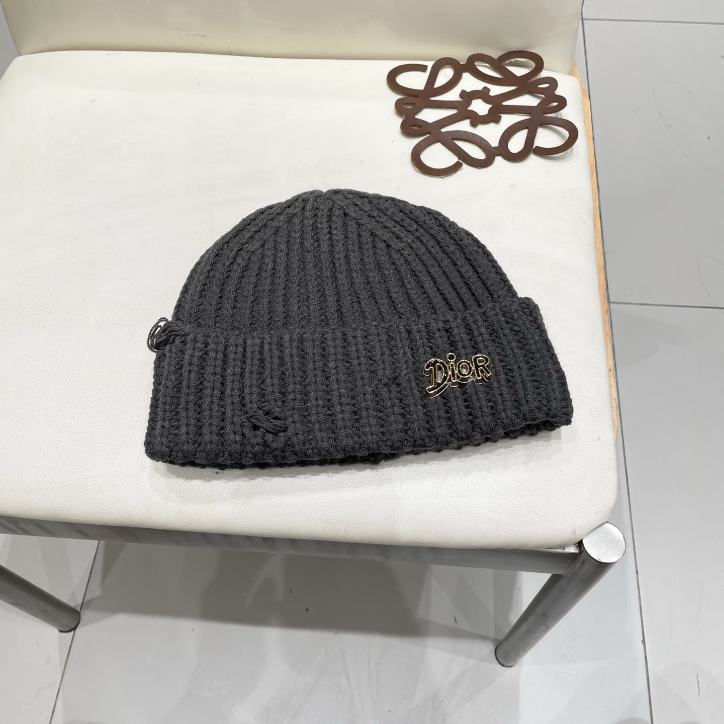 NO:363646,DIOR ripped knitted hat for women in winter retro versatile face showing small wool hat big head circumference warm cold hat hat straw hat fisherman hat baseball hat knit hat, hat, dior, dior, espadrilles, hatsDIOR迪奥破洞针织帽子女冬季复古百搭显脸小毛线帽大头围保暖冷帽帽子草帽渔夫帽棒球帽针织帽,帽子,dior,dior,espadrilles,hats,hat