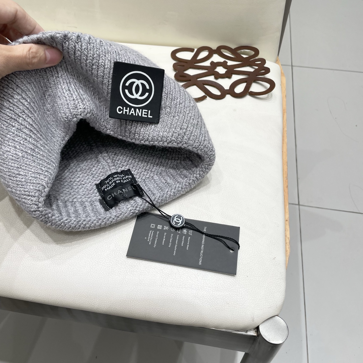  高版本！！！
蒙口MONCLER高品质针织兔羊毛毛线帽
超经典不过时的一款秋冬冷帽🥶
懂货的小姐姐必入