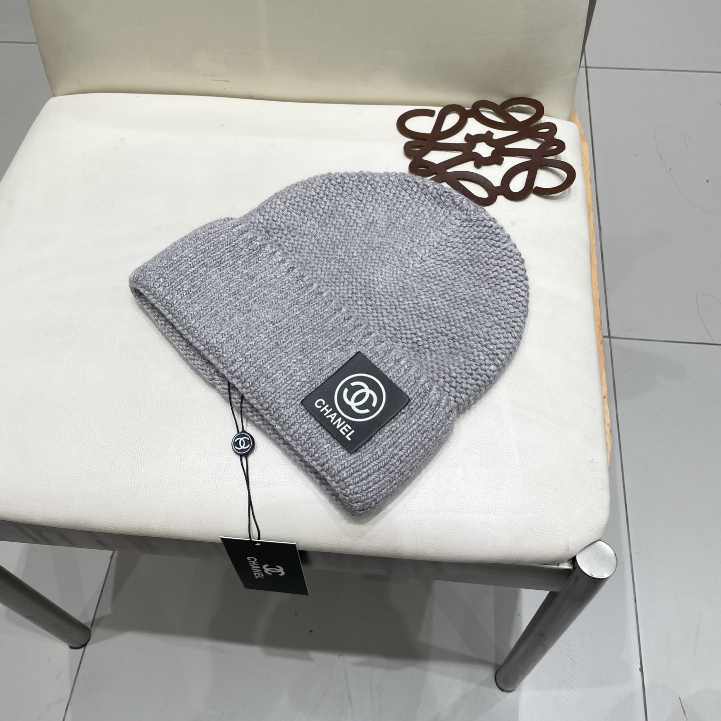  高版本！！！
蒙口MONCLER高品质针织兔羊毛毛线帽
超经典不过时的一款秋冬冷帽🥶
懂货的小姐姐必入