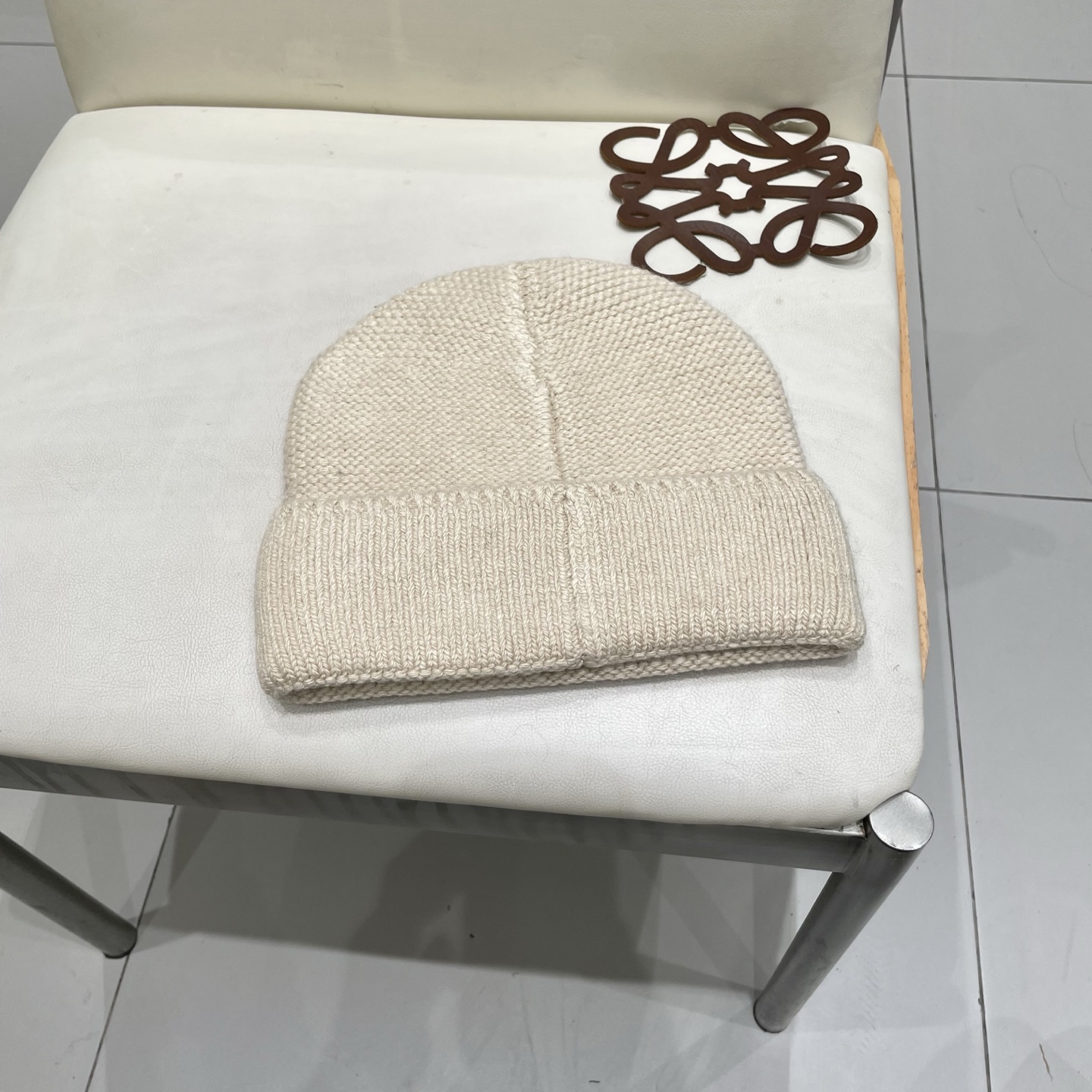  高版本！！！
蒙口MONCLER高品质针织兔羊毛毛线帽
超经典不过时的一款秋冬冷帽🥶
懂货的小姐姐必入