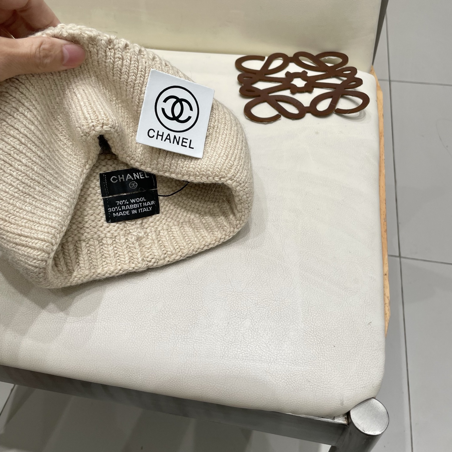  高版本！！！
蒙口MONCLER高品质针织兔羊毛毛线帽
超经典不过时的一款秋冬冷帽🥶
懂货的小姐姐必入