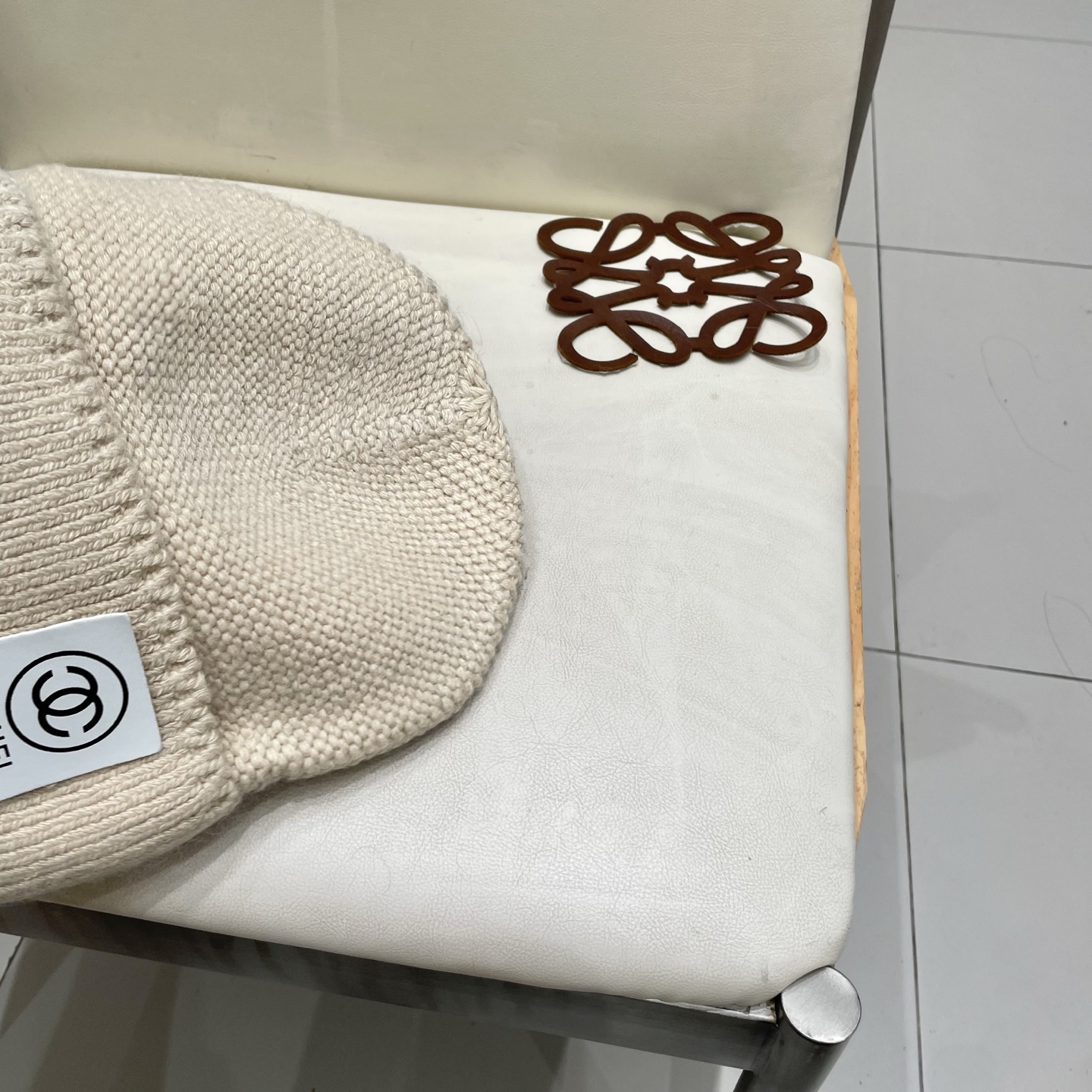  高版本！！！
蒙口MONCLER高品质针织兔羊毛毛线帽
超经典不过时的一款秋冬冷帽🥶
懂货的小姐姐必入