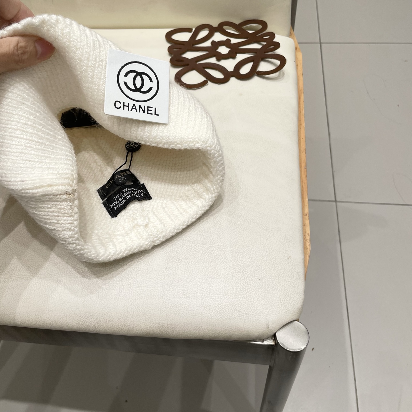  高版本！！！
蒙口MONCLER高品质针织兔羊毛毛线帽
超经典不过时的一款秋冬冷帽🥶
懂货的小姐姐必入