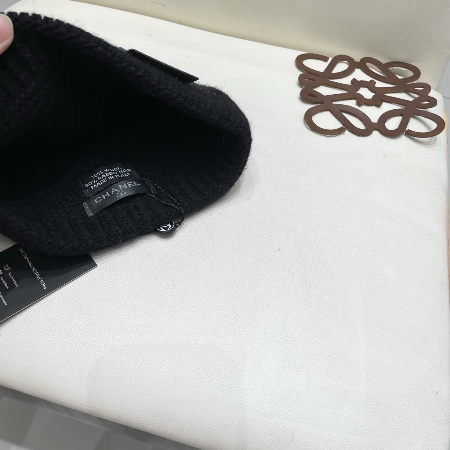  高版本！！！
蒙口MONCLER高品质针织兔羊毛毛线帽
超经典不过时的一款秋冬冷帽🥶
懂货的小姐姐必入