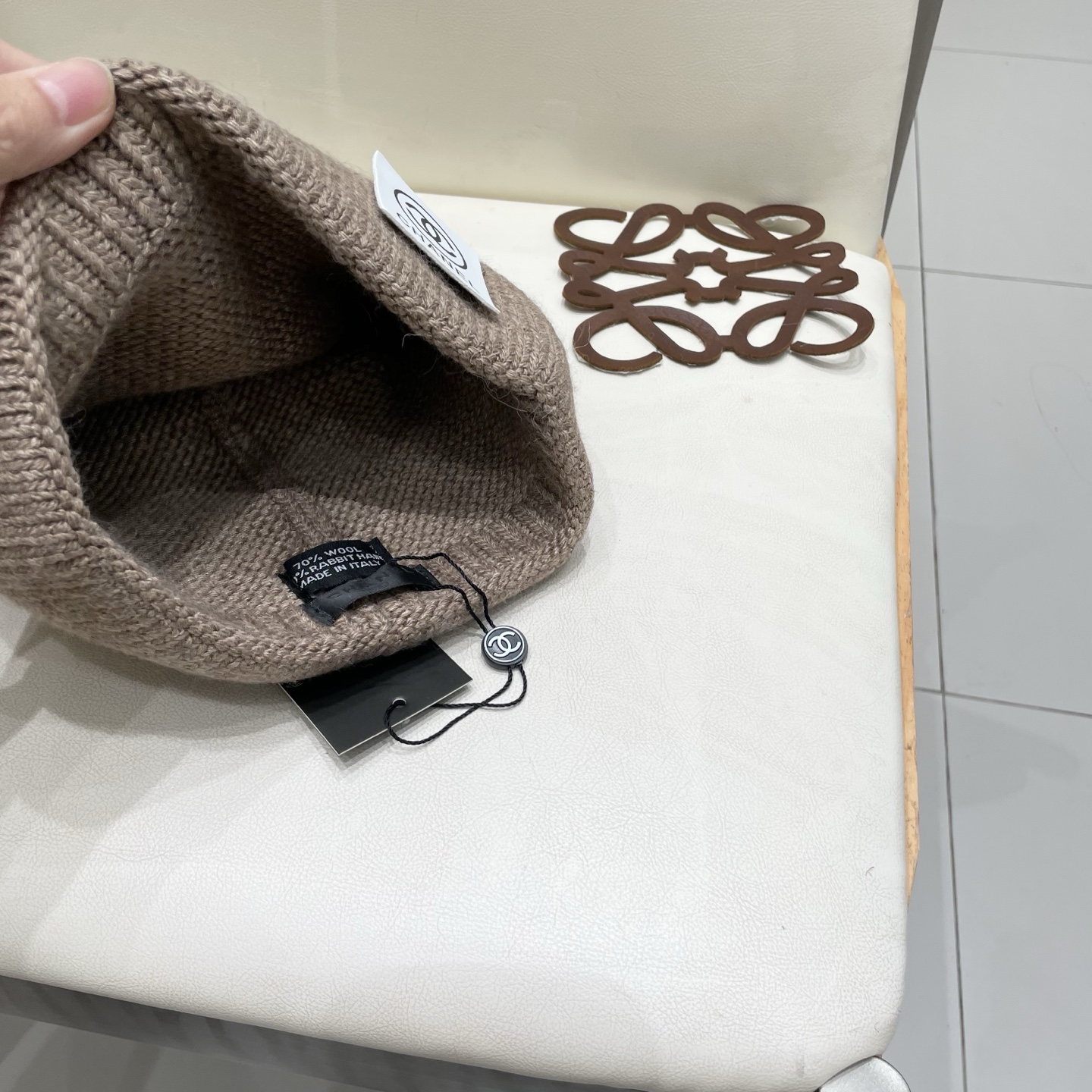  高版本！！！
蒙口MONCLER高品质针织兔羊毛毛线帽
超经典不过时的一款秋冬冷帽🥶
懂货的小姐姐必入