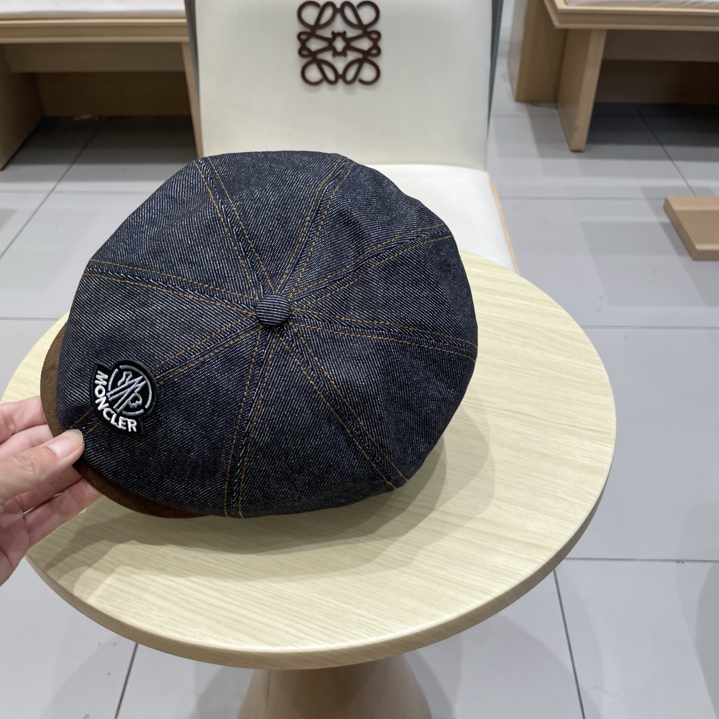  蒙口Moncler盟可睐💥2025年秋冬复古丹宁风麂皮碰撞牛仔贝雷帽女休闲款鸭舌前进帽常青款