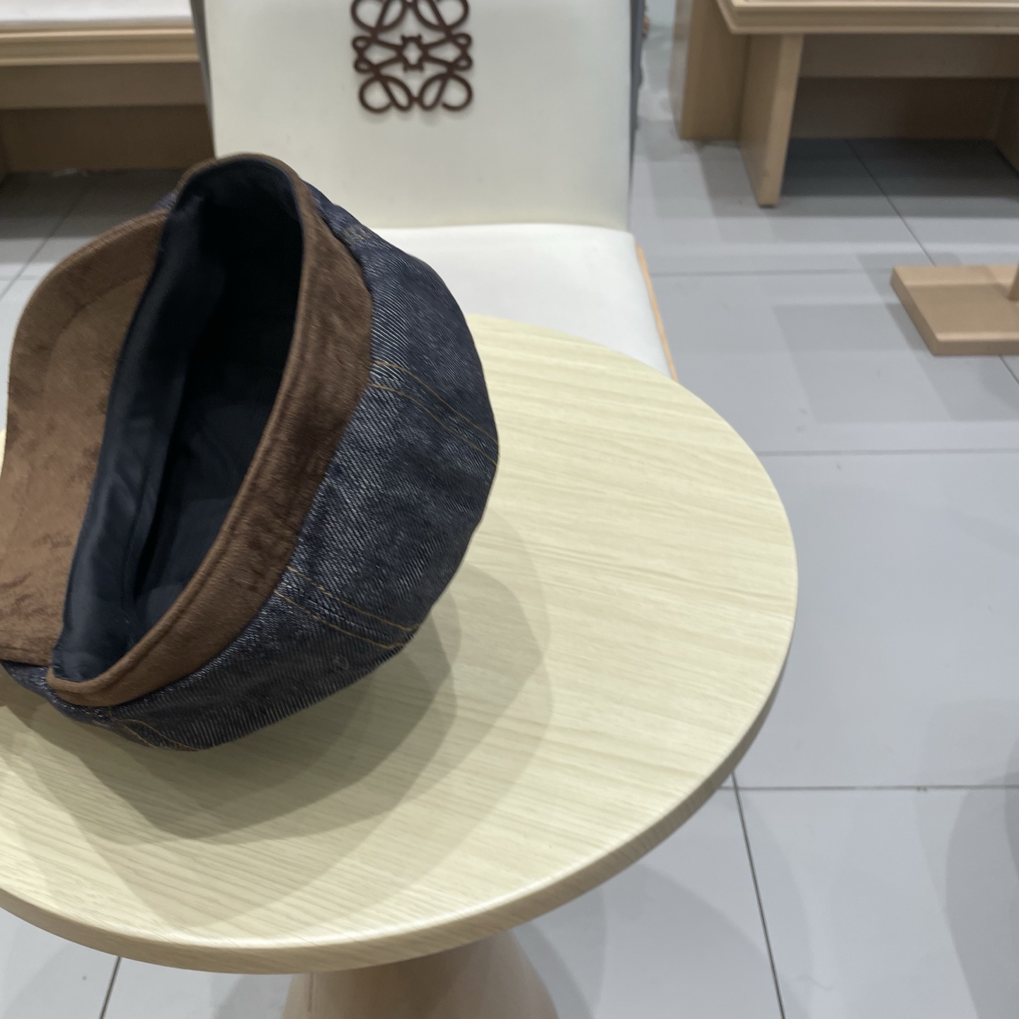  蒙口Moncler盟可睐💥2025年秋冬复古丹宁风麂皮碰撞牛仔贝雷帽女休闲款鸭舌前进帽常青款